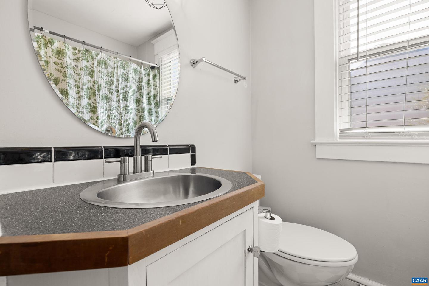 254 SHAMROCK RD, CHARLOTTESVILLE, Virginia 22903, 2 Bedrooms Bedrooms, ,1 BathroomBathrooms,Residential,For sale,254 SHAMROCK RD,669864 MLS # 669864