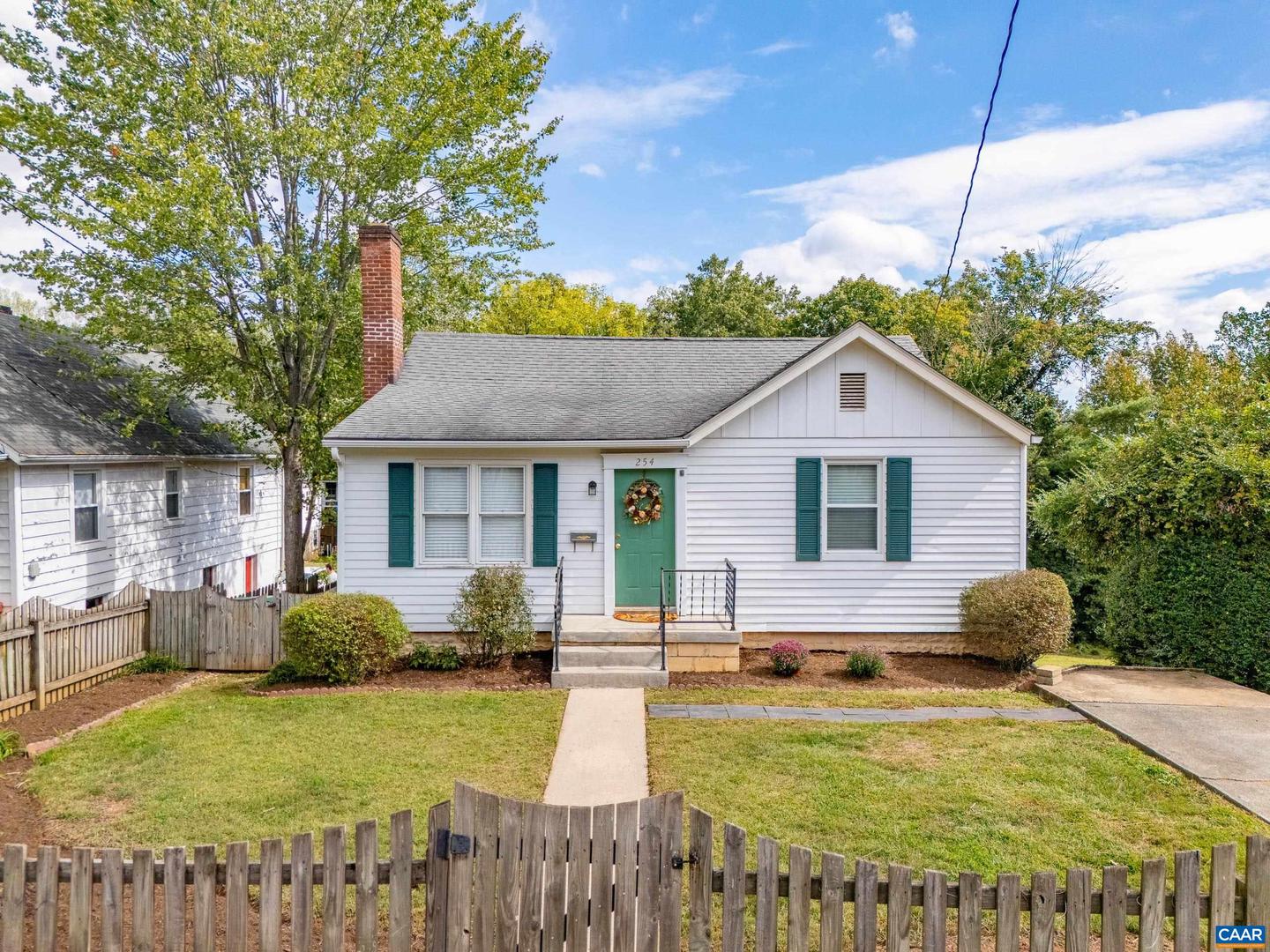 254 SHAMROCK RD, CHARLOTTESVILLE, Virginia 22903, 2 Bedrooms Bedrooms, ,1 BathroomBathrooms,Residential,For sale,254 SHAMROCK RD,669864 MLS # 669864