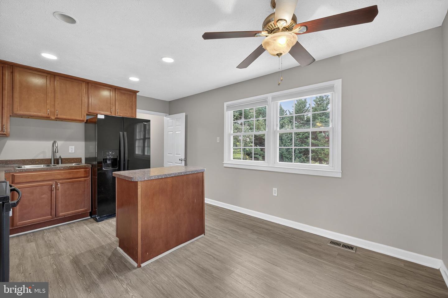 213 CREST CIR, WINCHESTER, Virginia 22602, 4 Bedrooms Bedrooms, 7 Rooms Rooms,2 BathroomsBathrooms,Residential,For sale,213 CREST CIR,VAFV2037336 MLS # VAFV2037336