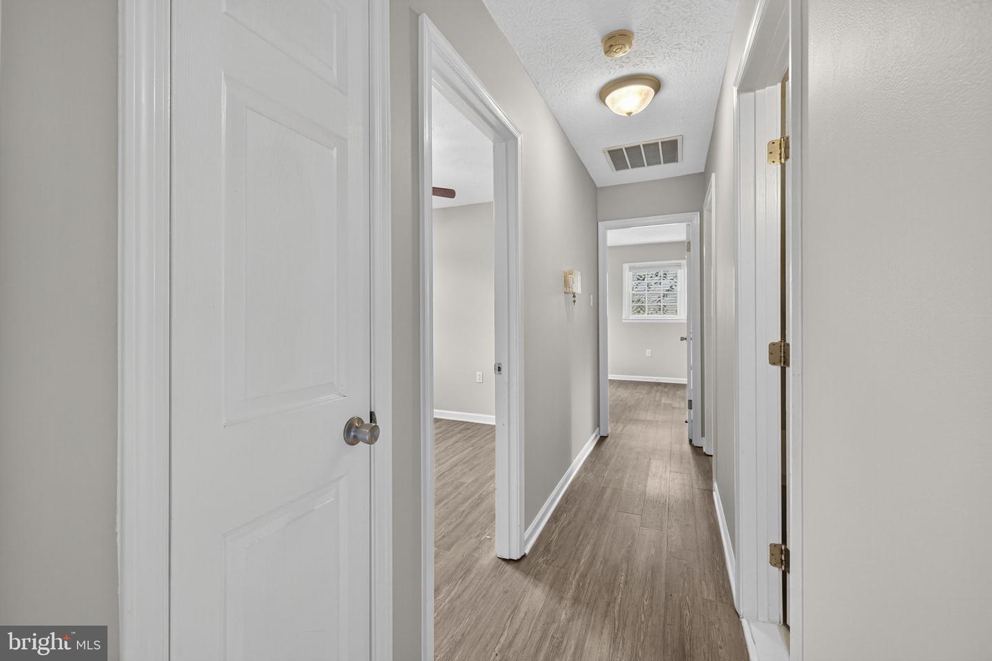 213 CREST CIR, WINCHESTER, Virginia 22602, 4 Bedrooms Bedrooms, 7 Rooms Rooms,2 BathroomsBathrooms,Residential,For sale,213 CREST CIR,VAFV2037336 MLS # VAFV2037336