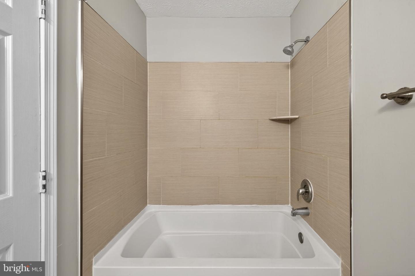 213 CREST CIR, WINCHESTER, Virginia 22602, 4 Bedrooms Bedrooms, 7 Rooms Rooms,2 BathroomsBathrooms,Residential,For sale,213 CREST CIR,VAFV2037336 MLS # VAFV2037336