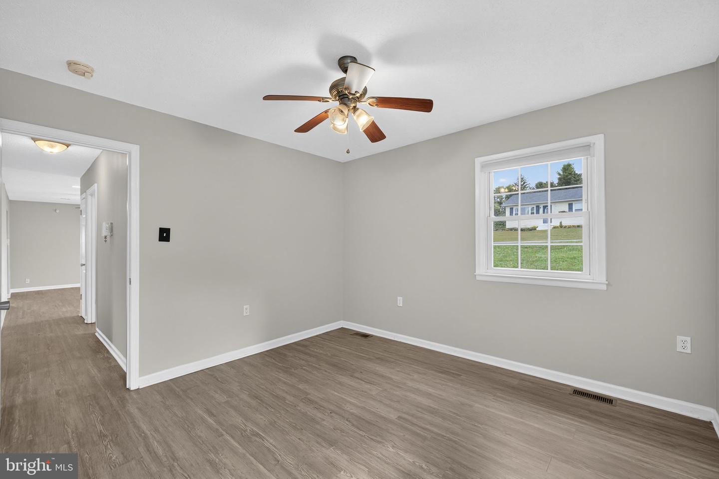 213 CREST CIR, WINCHESTER, Virginia 22602, 4 Bedrooms Bedrooms, 7 Rooms Rooms,2 BathroomsBathrooms,Residential,For sale,213 CREST CIR,VAFV2037336 MLS # VAFV2037336