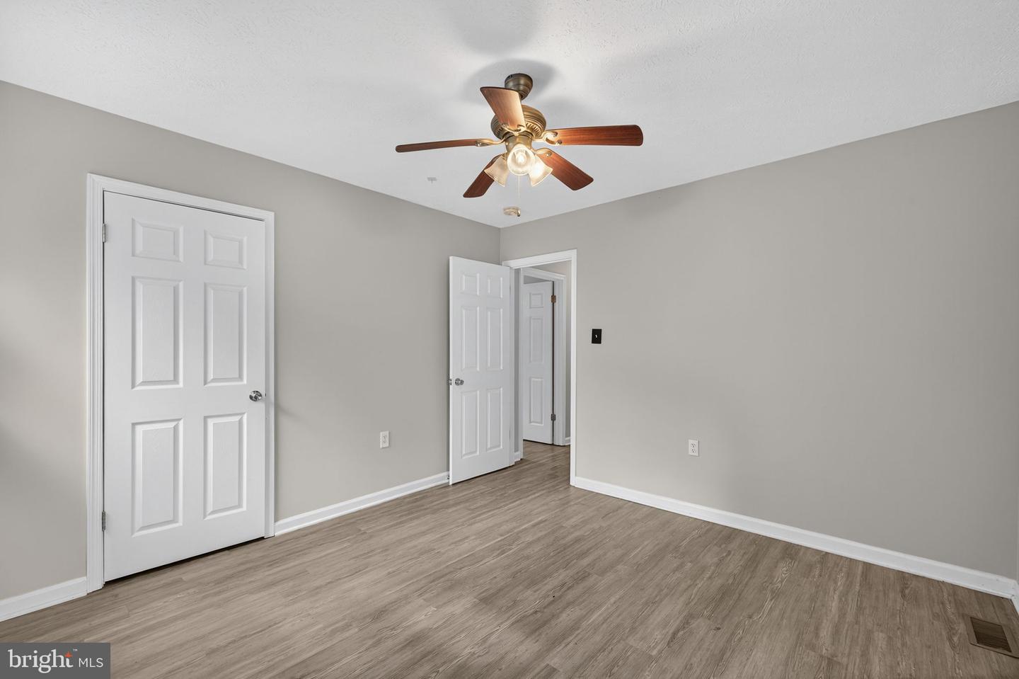 213 CREST CIR, WINCHESTER, Virginia 22602, 4 Bedrooms Bedrooms, 7 Rooms Rooms,2 BathroomsBathrooms,Residential,For sale,213 CREST CIR,VAFV2037336 MLS # VAFV2037336