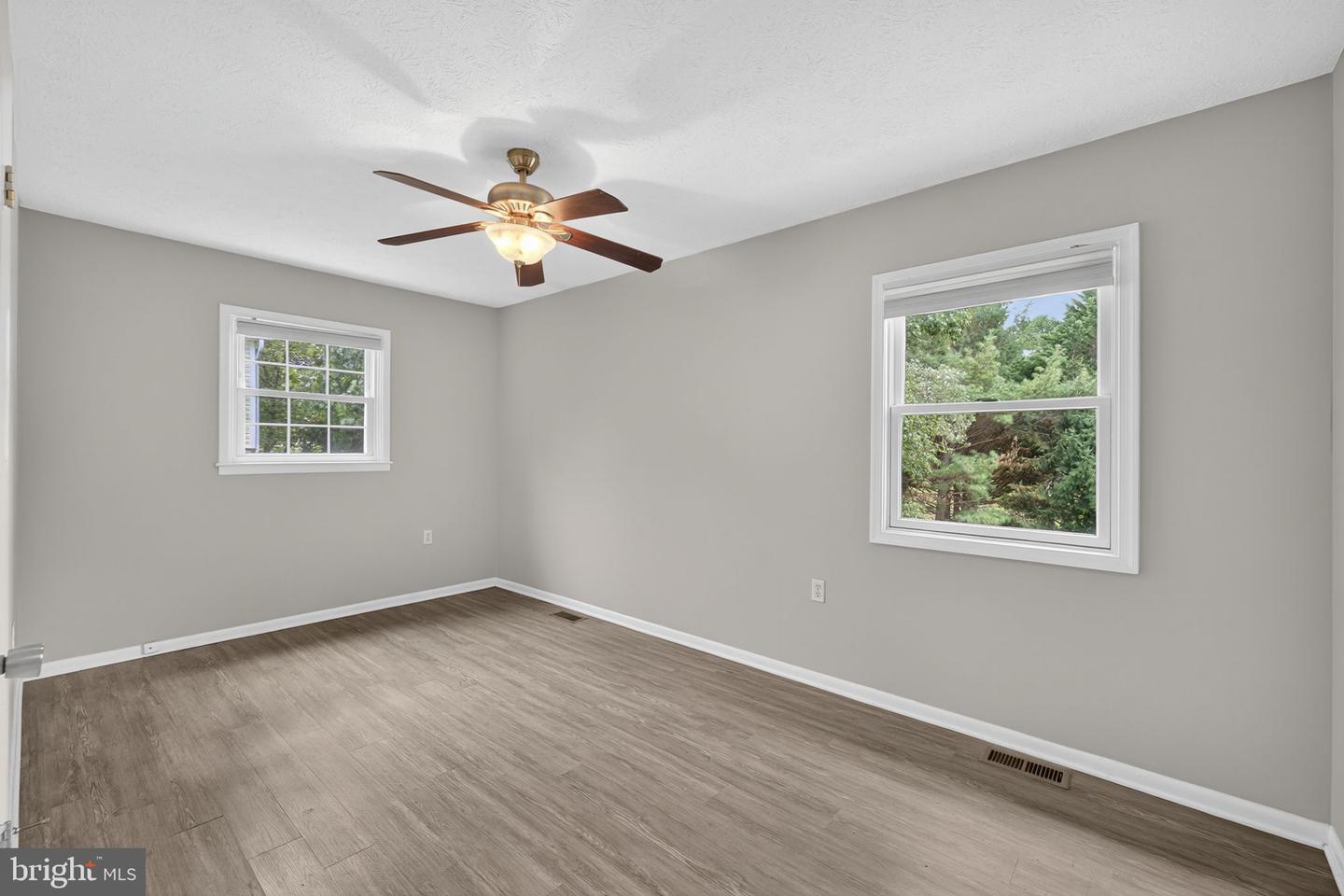 213 CREST CIR, WINCHESTER, Virginia 22602, 4 Bedrooms Bedrooms, 7 Rooms Rooms,2 BathroomsBathrooms,Residential,For sale,213 CREST CIR,VAFV2037336 MLS # VAFV2037336