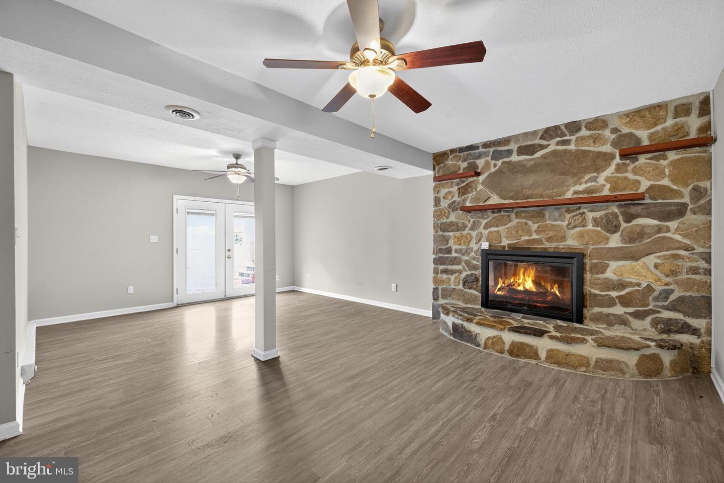 213 CREST CIR, WINCHESTER, Virginia 22602, 4 Bedrooms Bedrooms, 7 Rooms Rooms,2 BathroomsBathrooms,Residential,For sale,213 CREST CIR,VAFV2037336 MLS # VAFV2037336