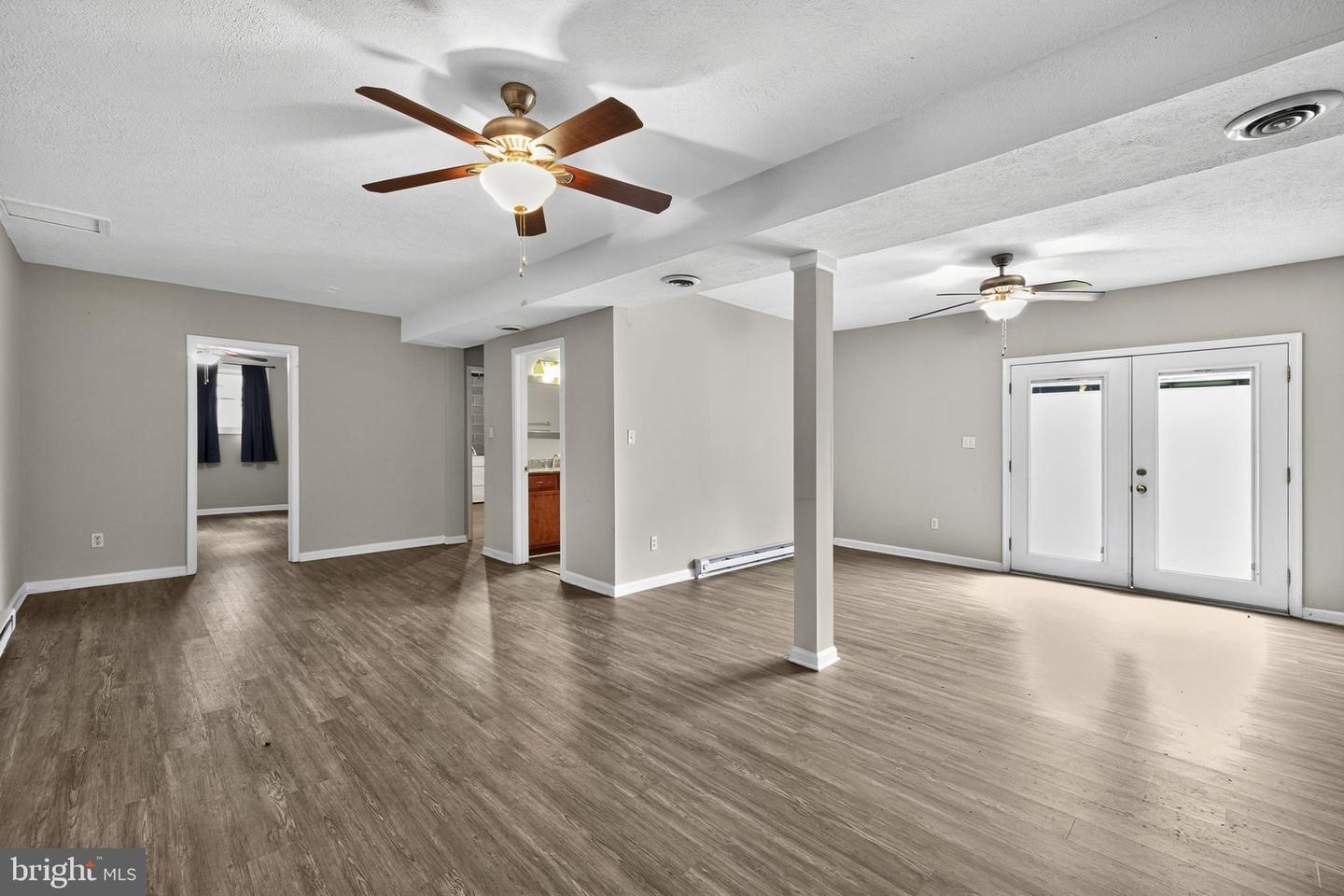 213 CREST CIR, WINCHESTER, Virginia 22602, 4 Bedrooms Bedrooms, 7 Rooms Rooms,2 BathroomsBathrooms,Residential,For sale,213 CREST CIR,VAFV2037336 MLS # VAFV2037336
