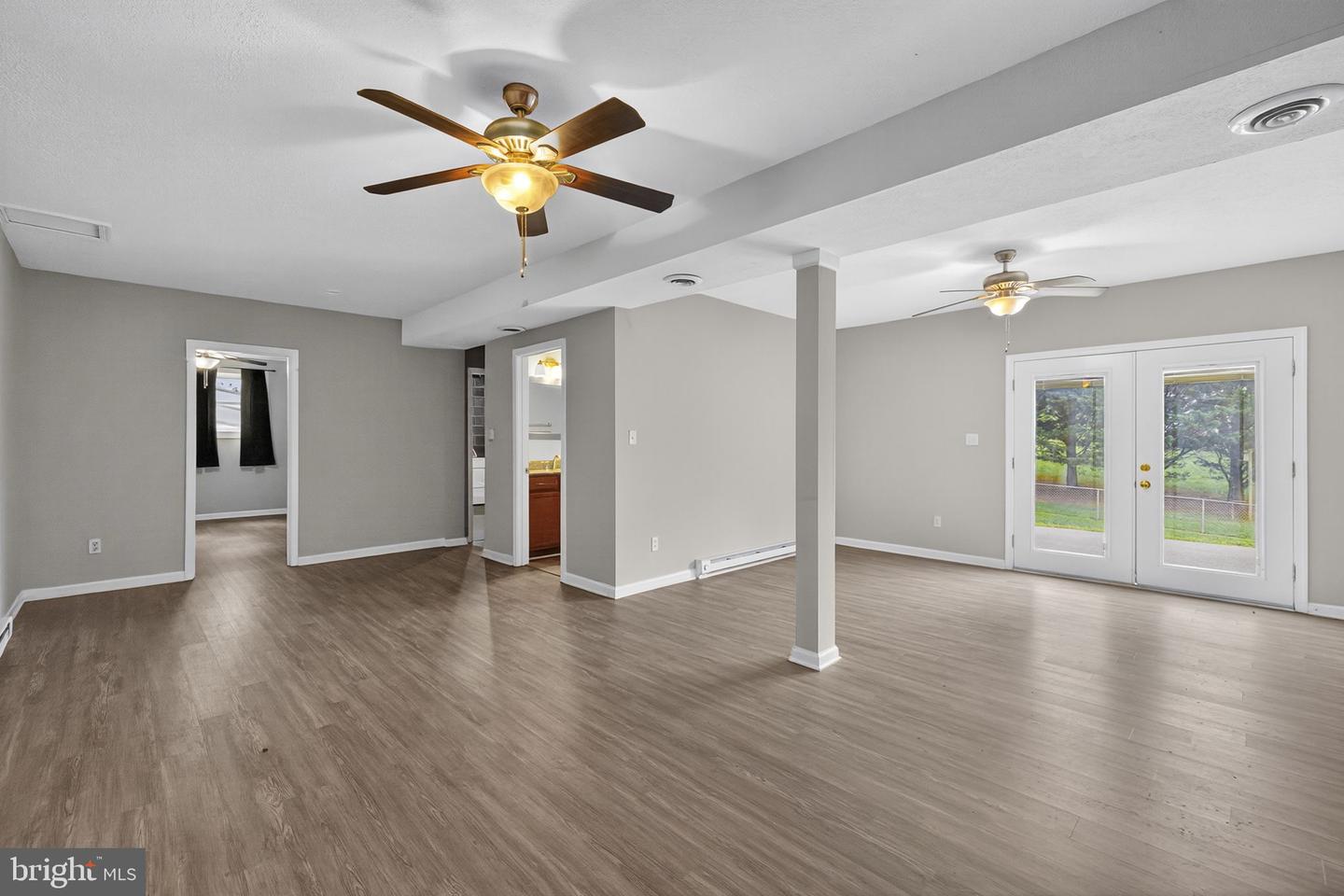 213 CREST CIR, WINCHESTER, Virginia 22602, 4 Bedrooms Bedrooms, 7 Rooms Rooms,2 BathroomsBathrooms,Residential,For sale,213 CREST CIR,VAFV2037336 MLS # VAFV2037336