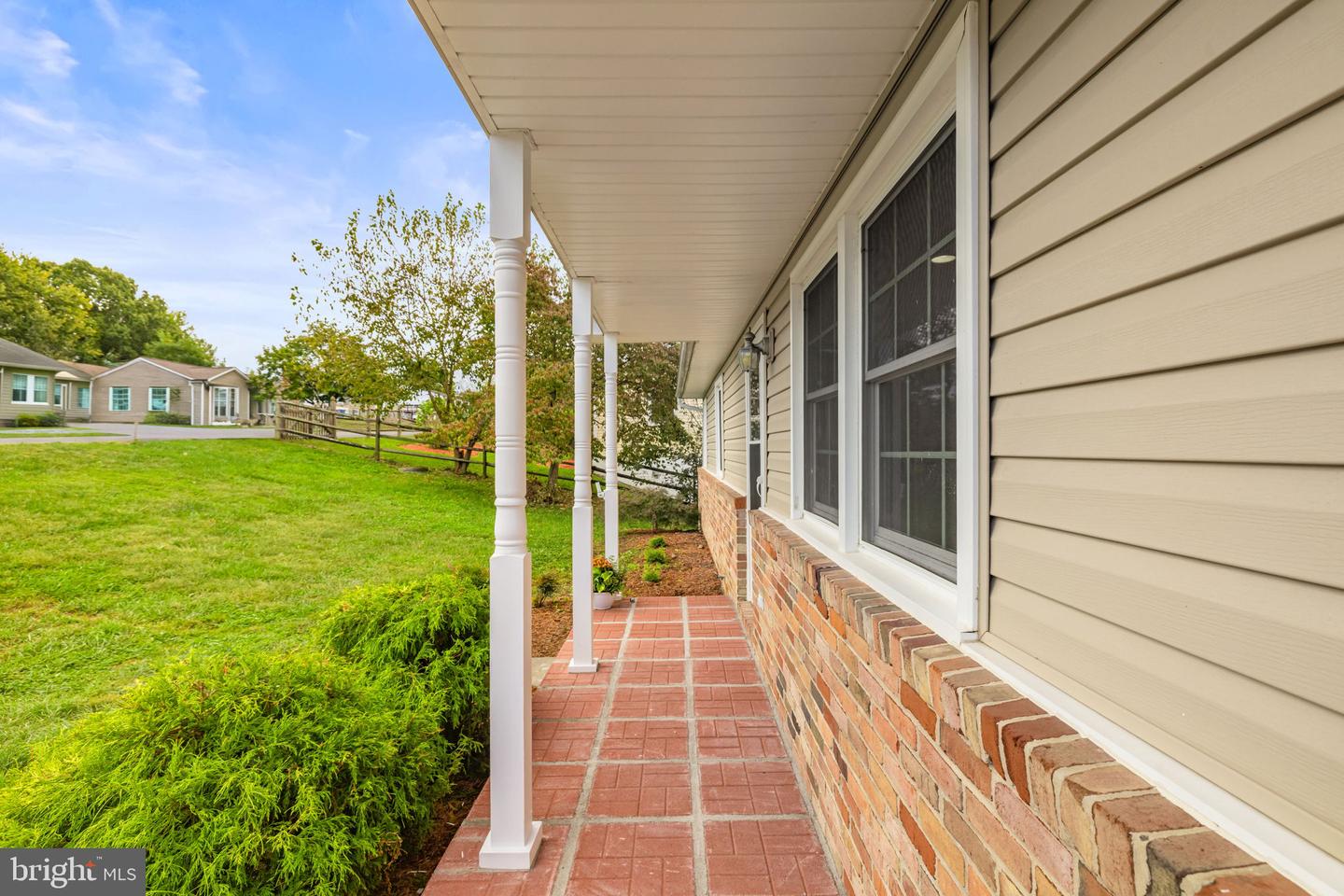 213 CREST CIR, WINCHESTER, Virginia 22602, 4 Bedrooms Bedrooms, 7 Rooms Rooms,2 BathroomsBathrooms,Residential,For sale,213 CREST CIR,VAFV2037336 MLS # VAFV2037336