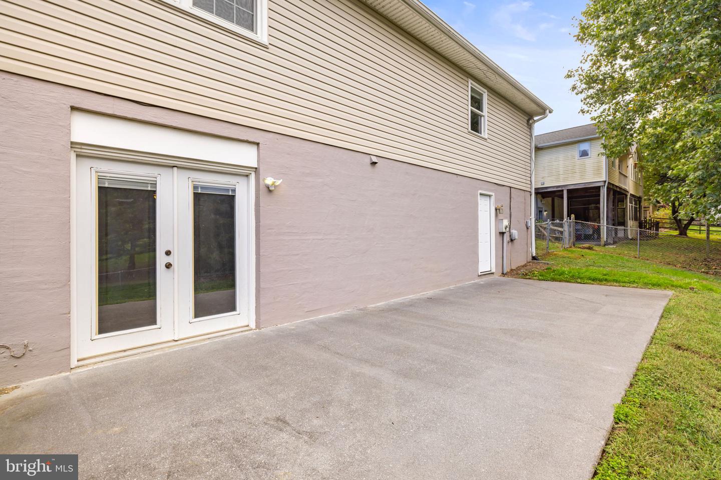 213 CREST CIR, WINCHESTER, Virginia 22602, 4 Bedrooms Bedrooms, 7 Rooms Rooms,2 BathroomsBathrooms,Residential,For sale,213 CREST CIR,VAFV2037336 MLS # VAFV2037336