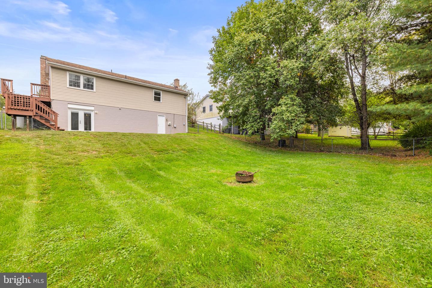 213 CREST CIR, WINCHESTER, Virginia 22602, 4 Bedrooms Bedrooms, 7 Rooms Rooms,2 BathroomsBathrooms,Residential,For sale,213 CREST CIR,VAFV2037336 MLS # VAFV2037336