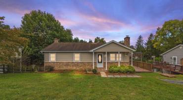213 CREST CIR, WINCHESTER, Virginia 22602, 4 Bedrooms Bedrooms, 7 Rooms Rooms,2 BathroomsBathrooms,Residential,For sale,213 CREST CIR,VAFV2037336 MLS # VAFV2037336