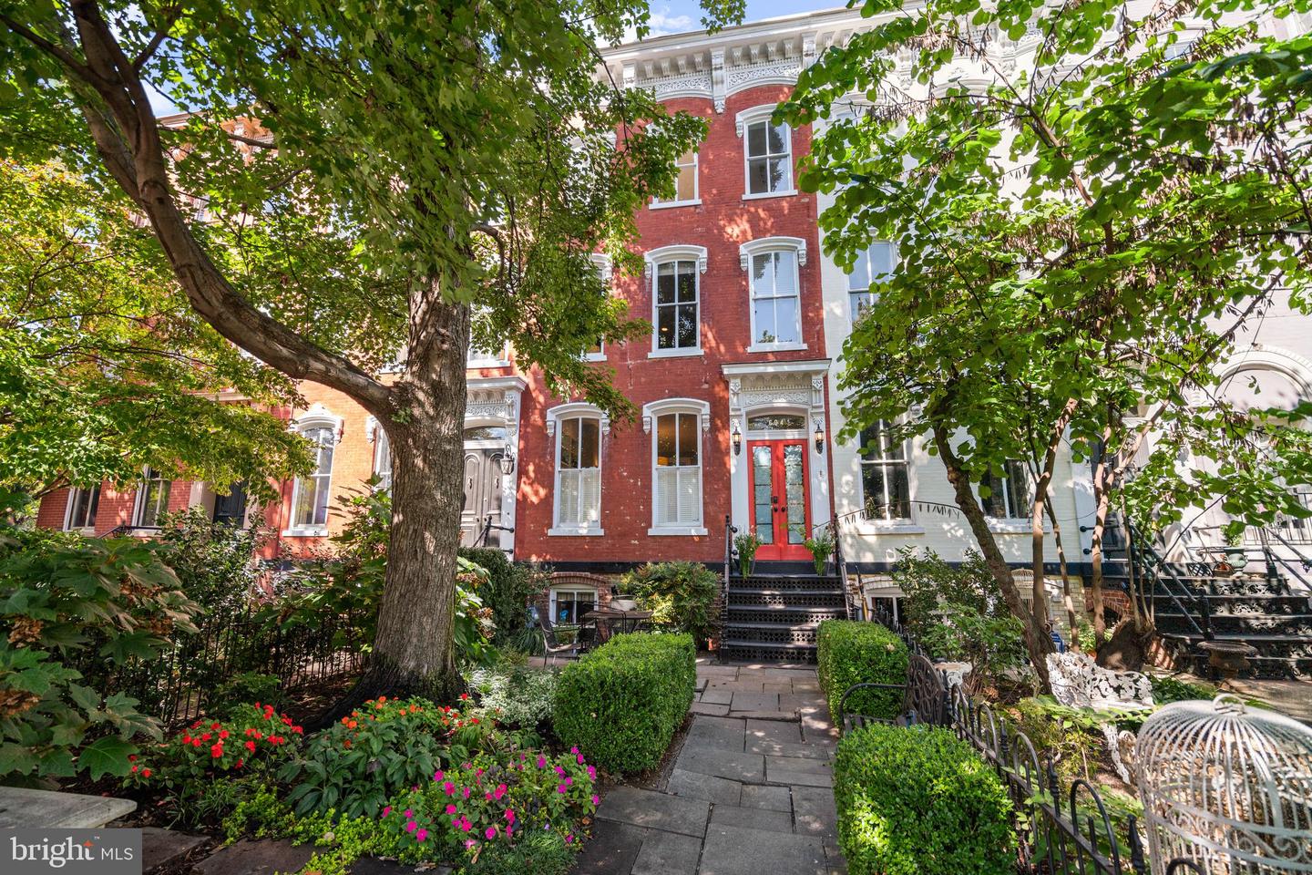 604 EAST CAPITOL ST NE, WASHINGTON, District Of Columbia 20003, 5 Bedrooms Bedrooms, ,3 BathroomsBathrooms,Residential,For sale,604 EAST CAPITOL ST NE,DCDC2226634 MLS # DCDC2226634
