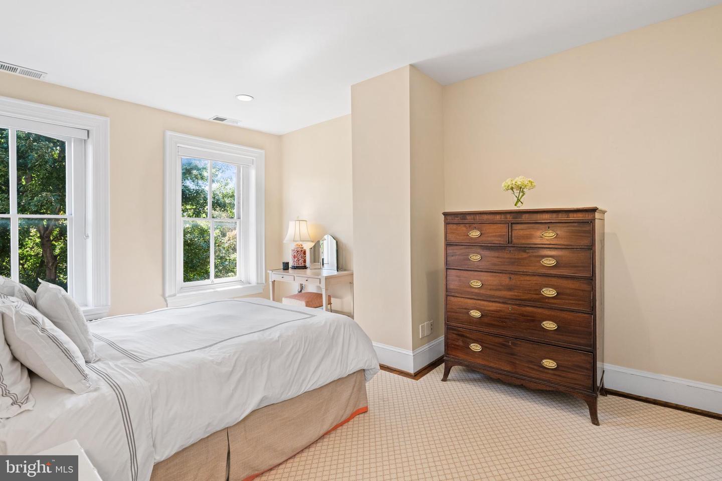 604 EAST CAPITOL ST NE, WASHINGTON, District Of Columbia 20003, 5 Bedrooms Bedrooms, ,3 BathroomsBathrooms,Residential,For sale,604 EAST CAPITOL ST NE,DCDC2226634 MLS # DCDC2226634