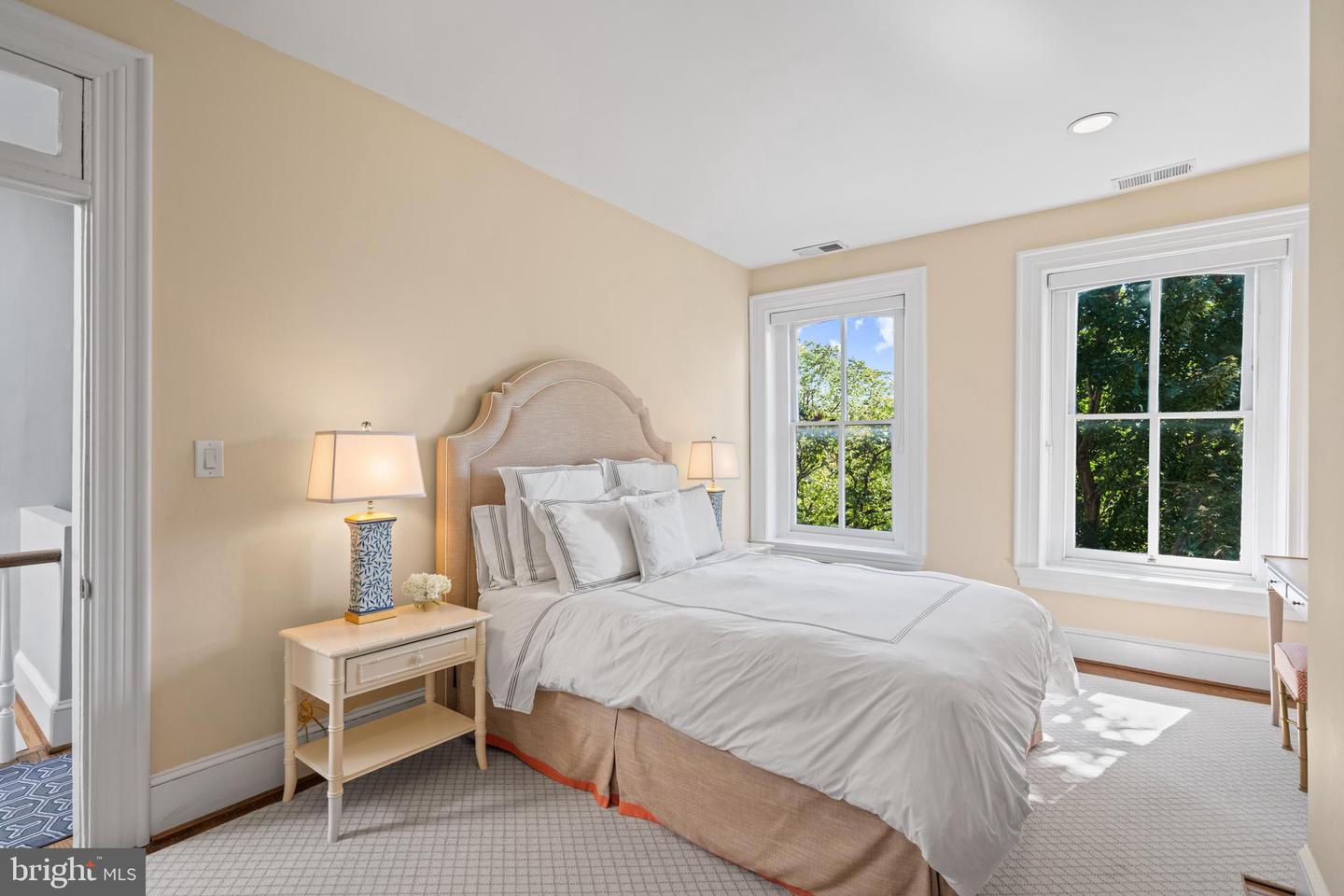 604 EAST CAPITOL ST NE, WASHINGTON, District Of Columbia 20003, 5 Bedrooms Bedrooms, ,3 BathroomsBathrooms,Residential,For sale,604 EAST CAPITOL ST NE,DCDC2226634 MLS # DCDC2226634