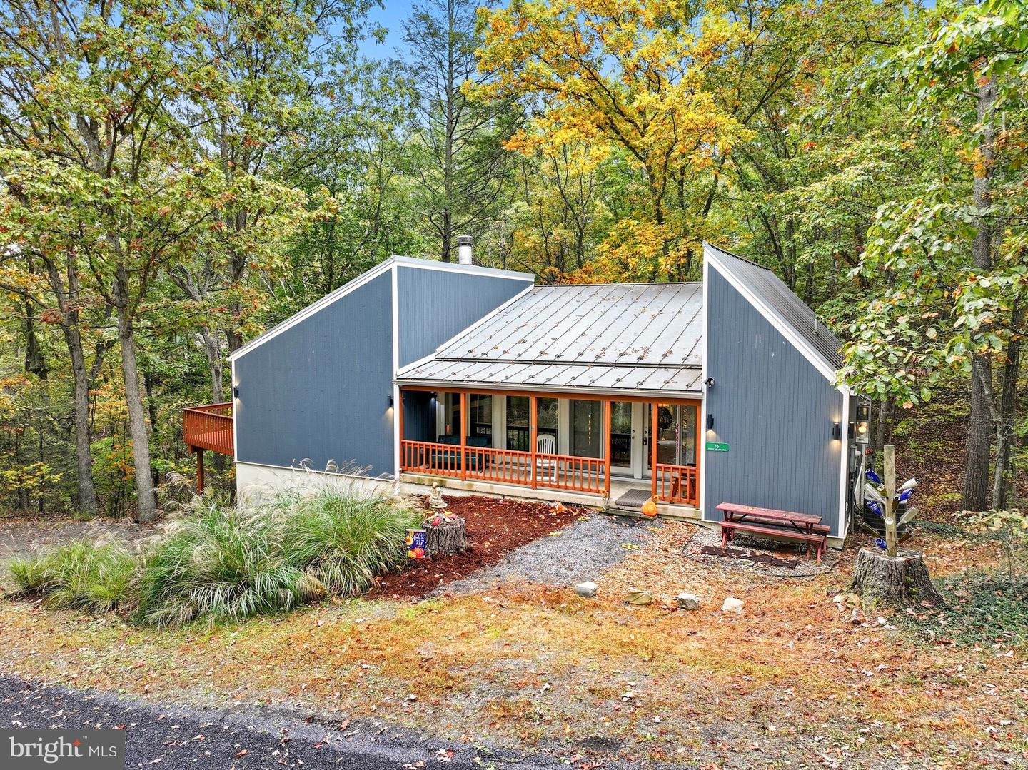 16 SPRUCE HOLLOW RD, BASYE, Virginia 22810, 3 Bedrooms Bedrooms, ,2 BathroomsBathrooms,Residential,For sale,16 SPRUCE HOLLOW RD,VASH2012752 MLS # VASH2012752