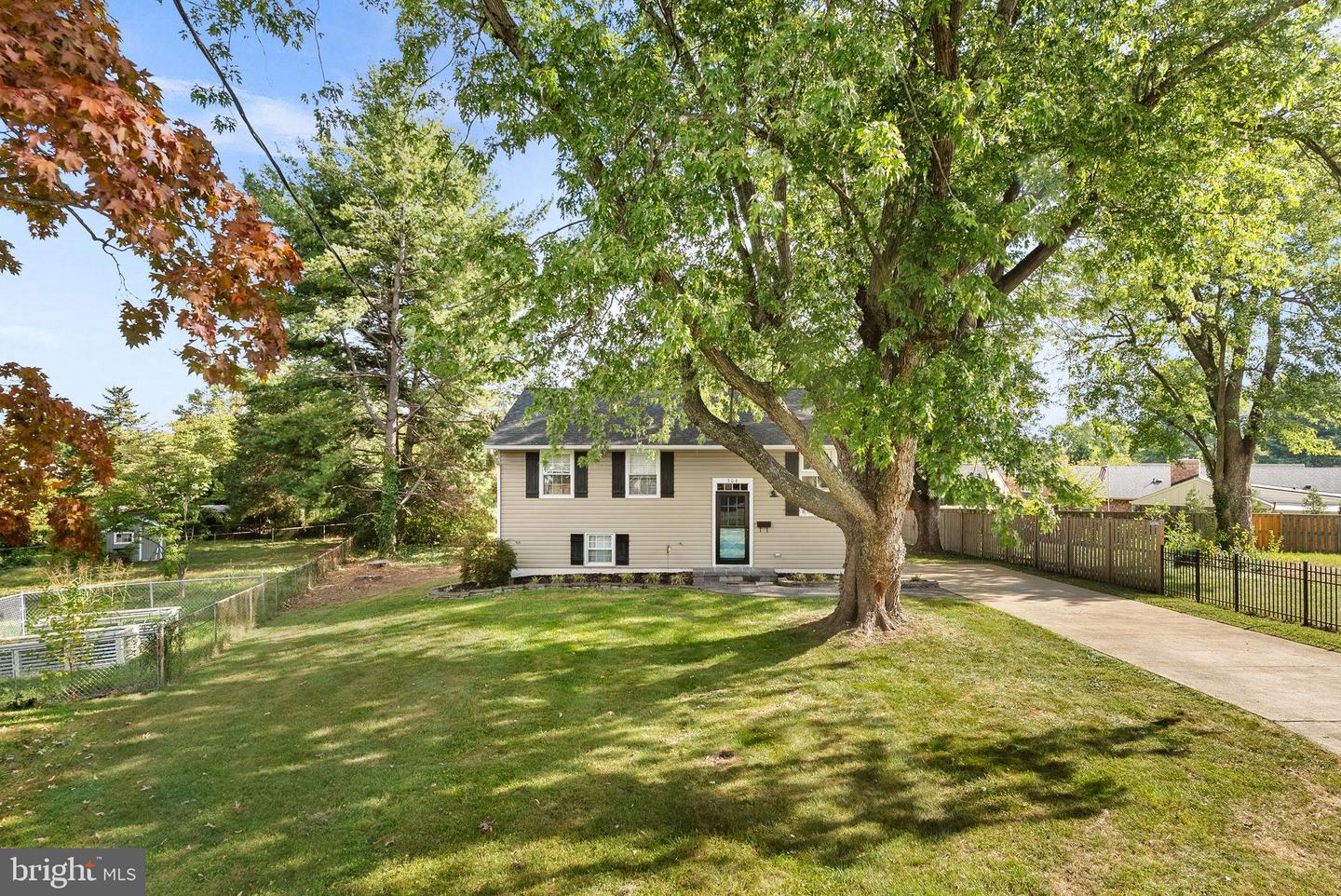 304 LAFAYETTE SW, LEESBURG, Virginia 20175, 3 Bedrooms Bedrooms, 7 Rooms Rooms,1 BathroomBathrooms,Residential,For sale,304 LAFAYETTE SW,VALO2108754 MLS # VALO2108754 304 LAFAYETTE SW, LEESBURG, Virginia 20175, 3 Bedrooms Bedrooms, 7 Rooms Rooms,1 BathroomBathrooms,Residential,For sale,304 LAFAYETTE SW,VALO2108754 MLS # VALO2108754