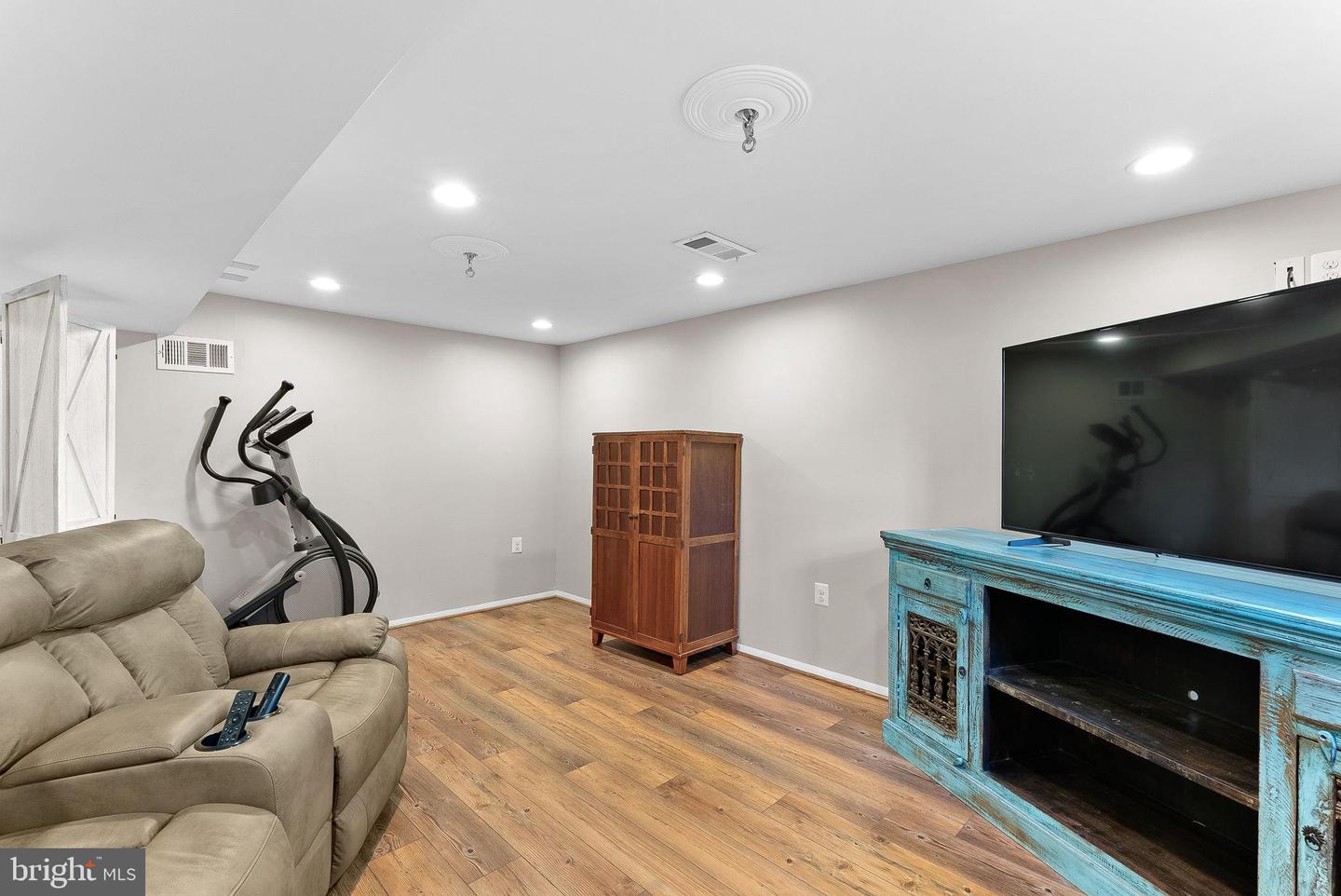 304 LAFAYETTE SW, LEESBURG, Virginia 20175, 3 Bedrooms Bedrooms, 7 Rooms Rooms,1 BathroomBathrooms,Residential,For sale,304 LAFAYETTE SW,VALO2108754 MLS # VALO2108754 304 LAFAYETTE SW, LEESBURG, Virginia 20175, 3 Bedrooms Bedrooms, 7 Rooms Rooms,1 BathroomBathrooms,Residential,For sale,304 LAFAYETTE SW,VALO2108754 MLS # VALO2108754