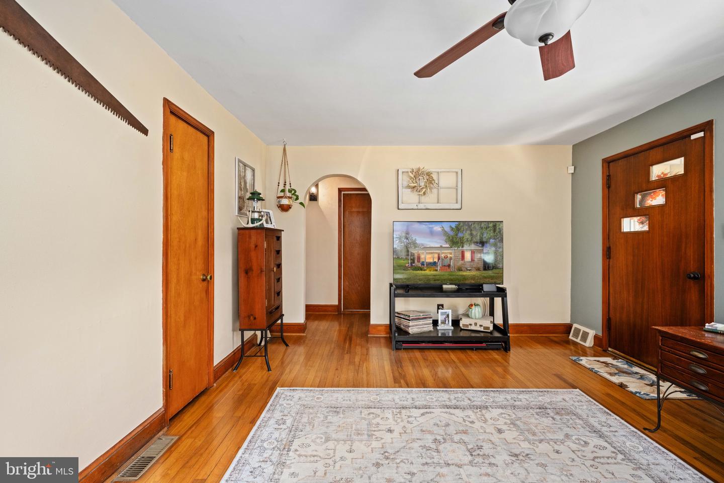 20 WATERFALL RD, CHESTER GAP, Virginia 22623, 2 Bedrooms Bedrooms, ,1 BathroomBathrooms,Residential,For sale,20 WATERFALL RD,VARP2002324 MLS # VARP2002324