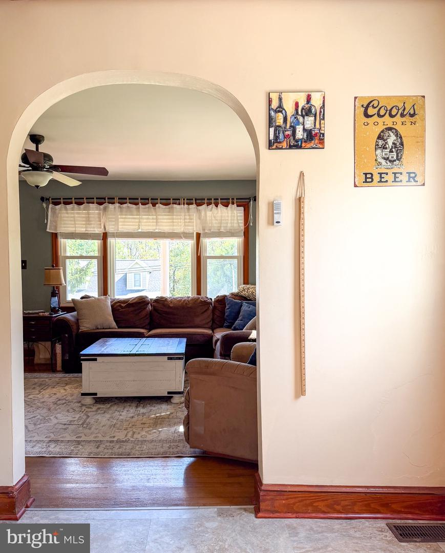 20 WATERFALL RD, CHESTER GAP, Virginia 22623, 2 Bedrooms Bedrooms, ,1 BathroomBathrooms,Residential,For sale,20 WATERFALL RD,VARP2002324 MLS # VARP2002324