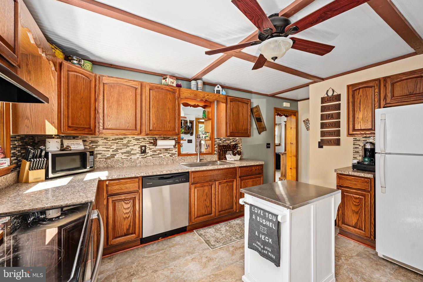20 WATERFALL RD, CHESTER GAP, Virginia 22623, 2 Bedrooms Bedrooms, ,1 BathroomBathrooms,Residential,For sale,20 WATERFALL RD,VARP2002324 MLS # VARP2002324