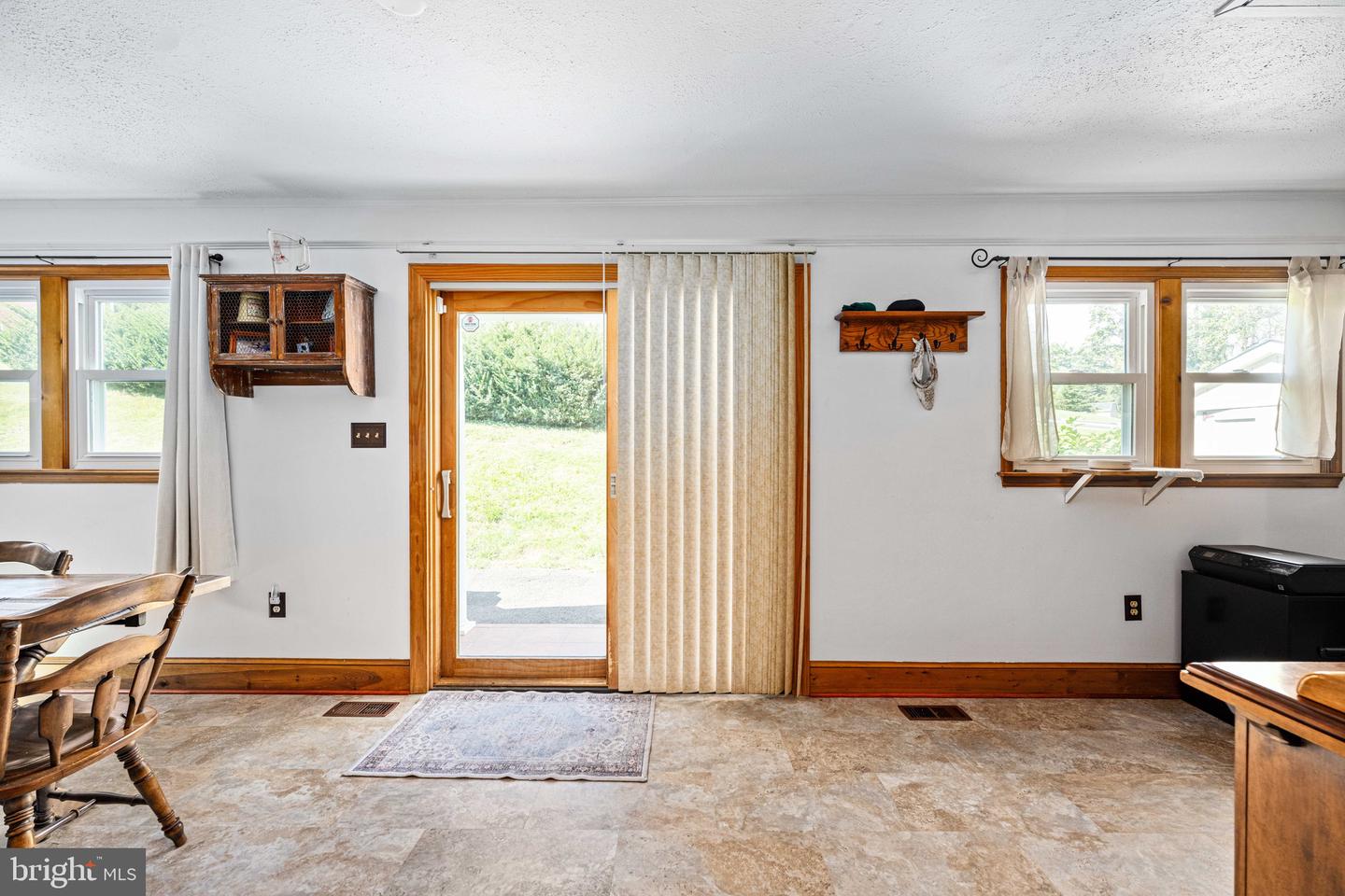 20 WATERFALL RD, CHESTER GAP, Virginia 22623, 2 Bedrooms Bedrooms, ,1 BathroomBathrooms,Residential,For sale,20 WATERFALL RD,VARP2002324 MLS # VARP2002324