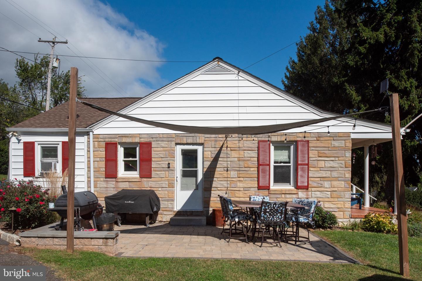 20 WATERFALL RD, CHESTER GAP, Virginia 22623, 2 Bedrooms Bedrooms, ,1 BathroomBathrooms,Residential,For sale,20 WATERFALL RD,VARP2002324 MLS # VARP2002324