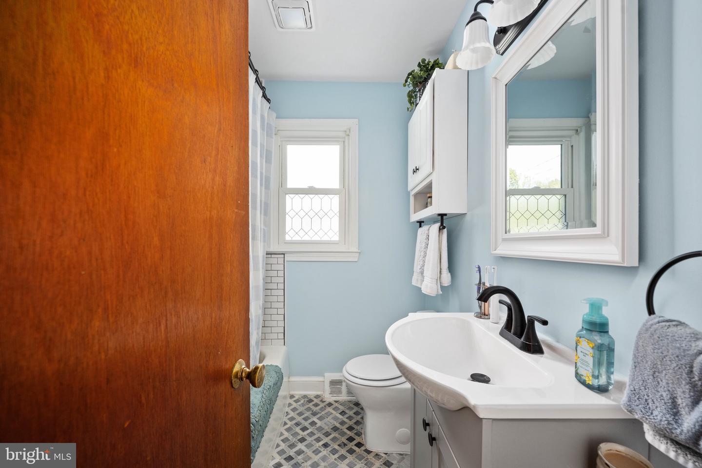 20 WATERFALL RD, CHESTER GAP, Virginia 22623, 2 Bedrooms Bedrooms, ,1 BathroomBathrooms,Residential,For sale,20 WATERFALL RD,VARP2002324 MLS # VARP2002324
