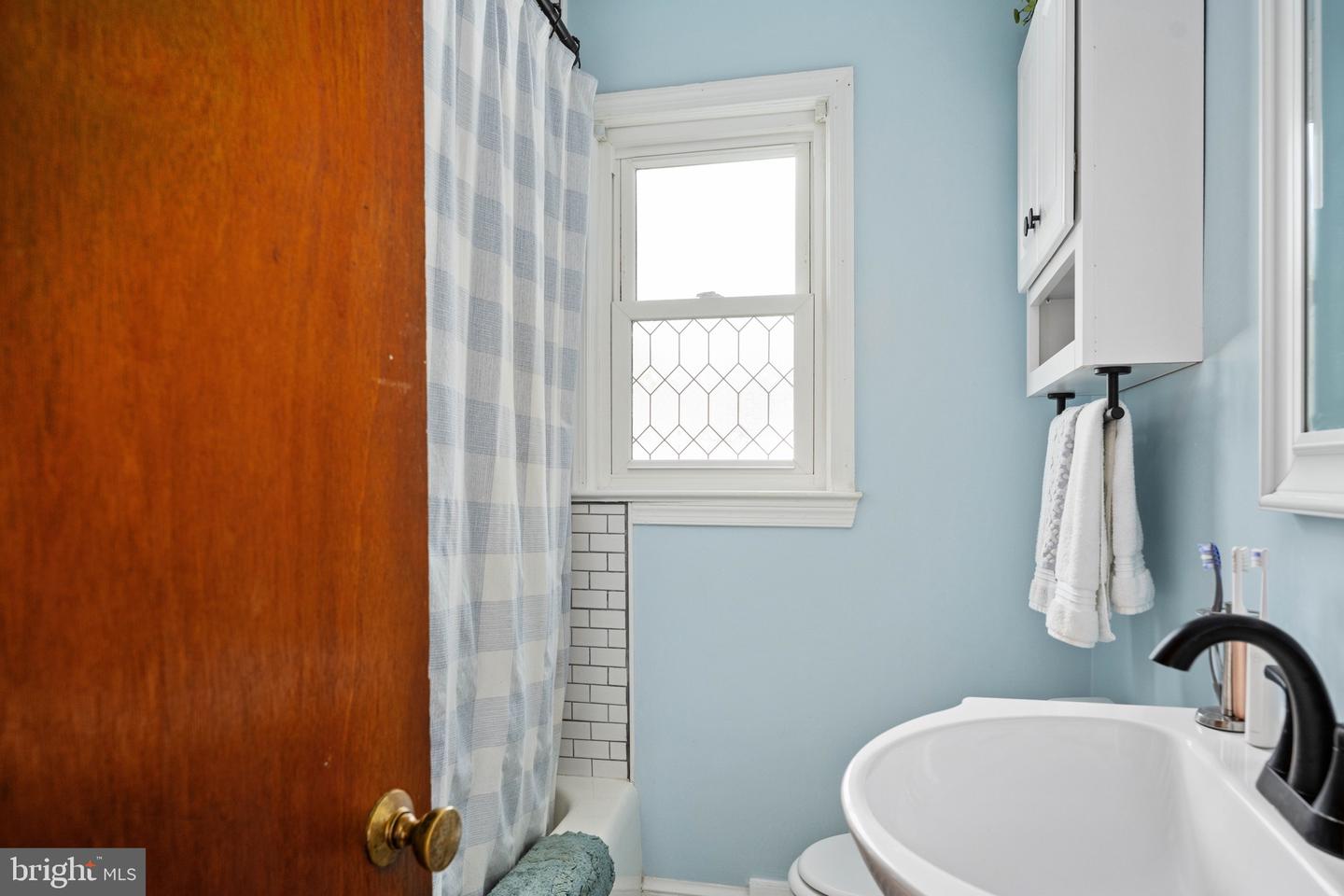 20 WATERFALL RD, CHESTER GAP, Virginia 22623, 2 Bedrooms Bedrooms, ,1 BathroomBathrooms,Residential,For sale,20 WATERFALL RD,VARP2002324 MLS # VARP2002324