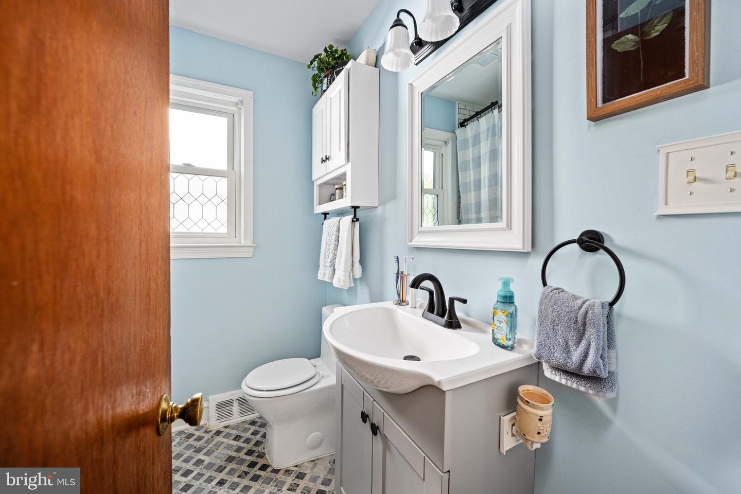 20 WATERFALL RD, CHESTER GAP, Virginia 22623, 2 Bedrooms Bedrooms, ,1 BathroomBathrooms,Residential,For sale,20 WATERFALL RD,VARP2002324 MLS # VARP2002324