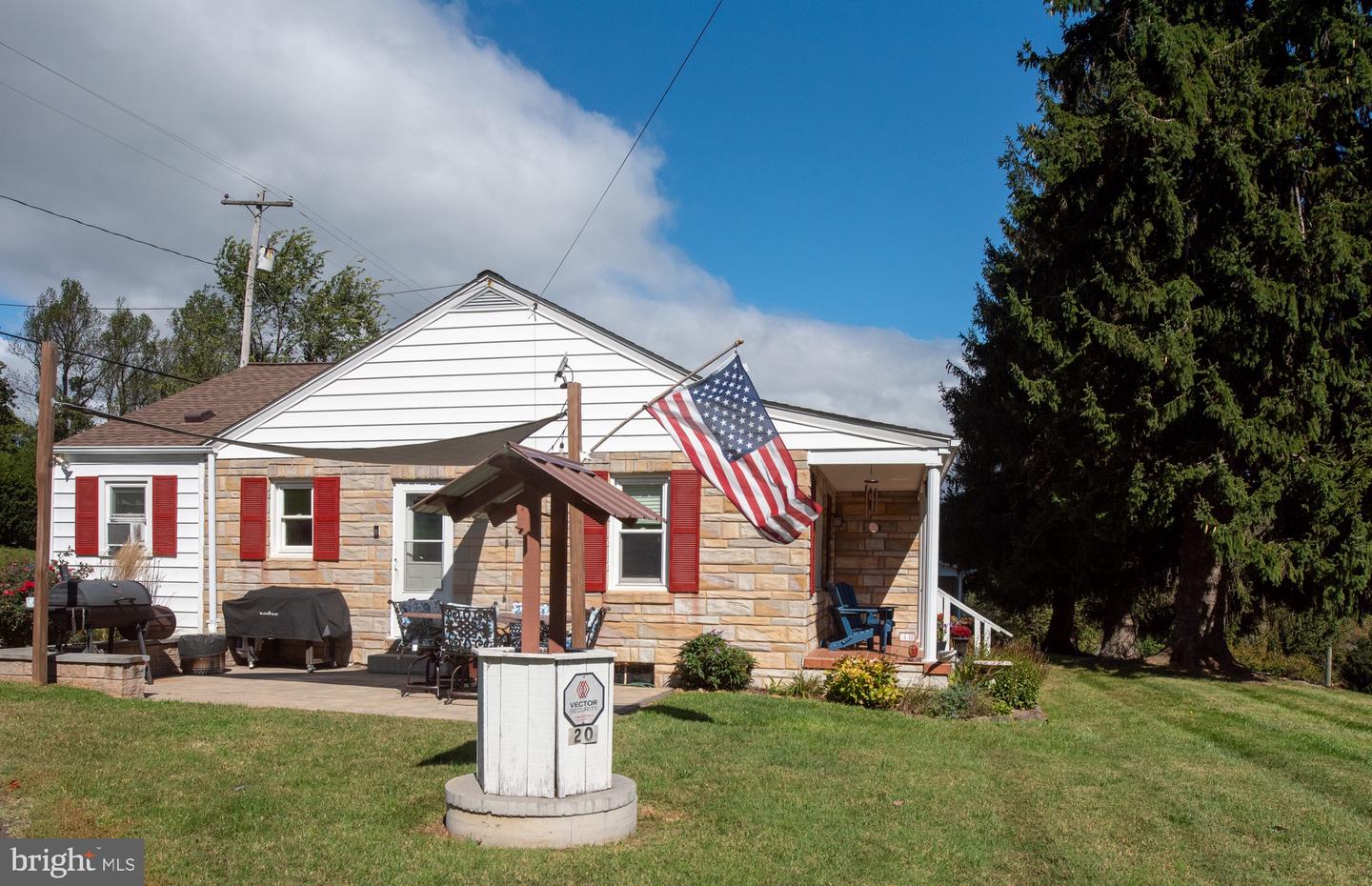 20 WATERFALL RD, CHESTER GAP, Virginia 22623, 2 Bedrooms Bedrooms, ,1 BathroomBathrooms,Residential,For sale,20 WATERFALL RD,VARP2002324 MLS # VARP2002324