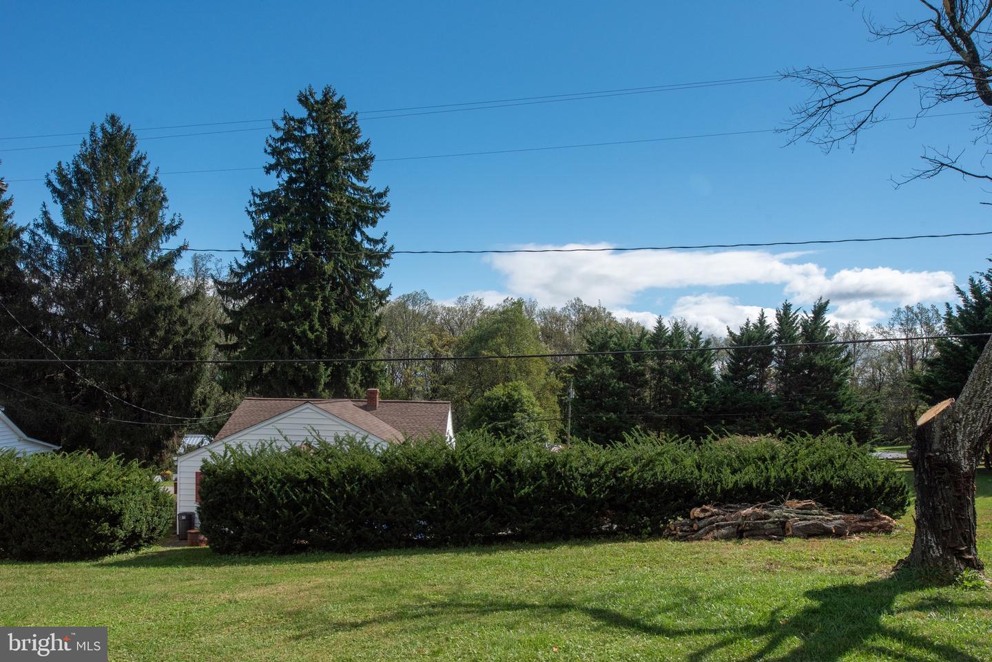 20 WATERFALL RD, CHESTER GAP, Virginia 22623, 2 Bedrooms Bedrooms, ,1 BathroomBathrooms,Residential,For sale,20 WATERFALL RD,VARP2002324 MLS # VARP2002324