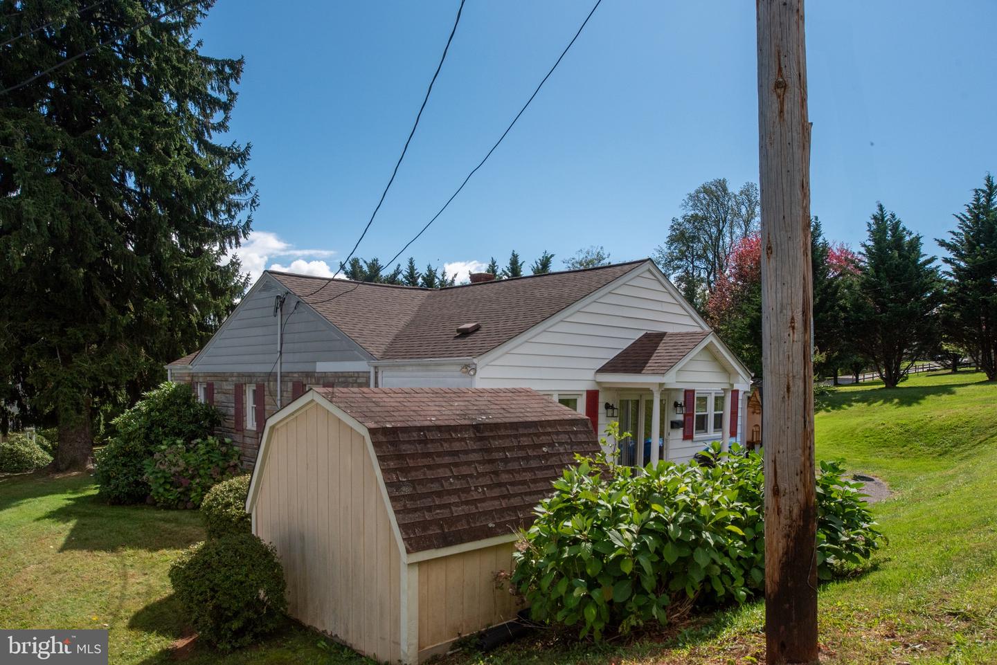 20 WATERFALL RD, CHESTER GAP, Virginia 22623, 2 Bedrooms Bedrooms, ,1 BathroomBathrooms,Residential,For sale,20 WATERFALL RD,VARP2002324 MLS # VARP2002324