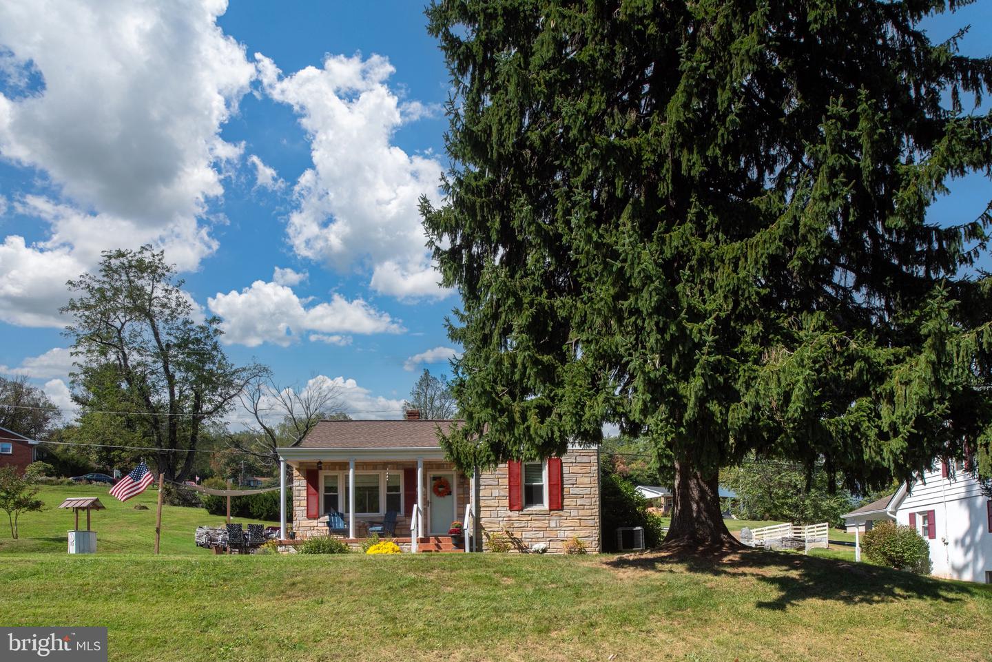 20 WATERFALL RD, CHESTER GAP, Virginia 22623, 2 Bedrooms Bedrooms, ,1 BathroomBathrooms,Residential,For sale,20 WATERFALL RD,VARP2002324 MLS # VARP2002324