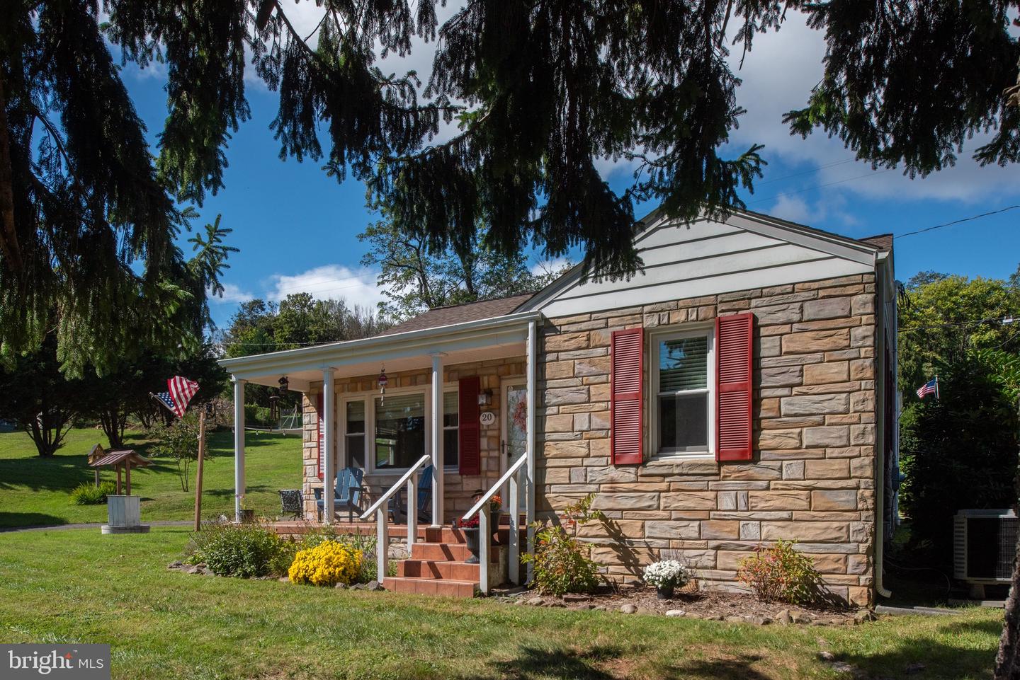 20 WATERFALL RD, CHESTER GAP, Virginia 22623, 2 Bedrooms Bedrooms, ,1 BathroomBathrooms,Residential,For sale,20 WATERFALL RD,VARP2002324 MLS # VARP2002324