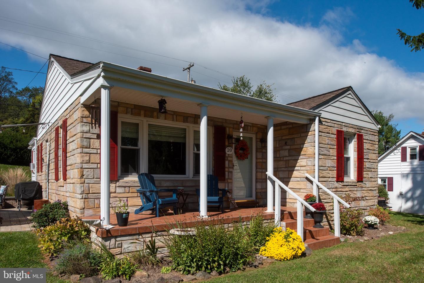20 WATERFALL RD, CHESTER GAP, Virginia 22623, 2 Bedrooms Bedrooms, ,1 BathroomBathrooms,Residential,For sale,20 WATERFALL RD,VARP2002324 MLS # VARP2002324