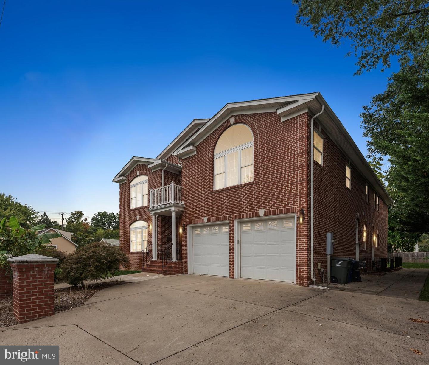 1615 S OAKLAND ST, ARLINGTON, Virginia 22204, 7 Bedrooms Bedrooms, ,5 BathroomsBathrooms,Residential,For sale,1615 S OAKLAND ST,VAAR2064834 MLS # VAAR2064834