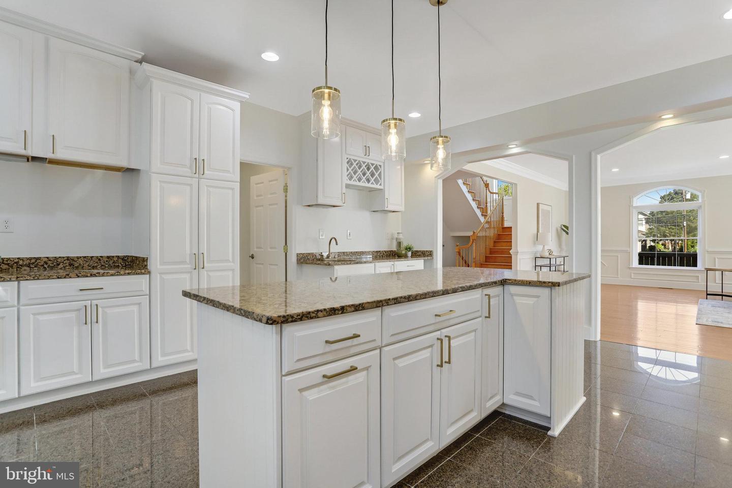 1615 S OAKLAND ST, ARLINGTON, Virginia 22204, 7 Bedrooms Bedrooms, ,5 BathroomsBathrooms,Residential,For sale,1615 S OAKLAND ST,VAAR2064834 MLS # VAAR2064834