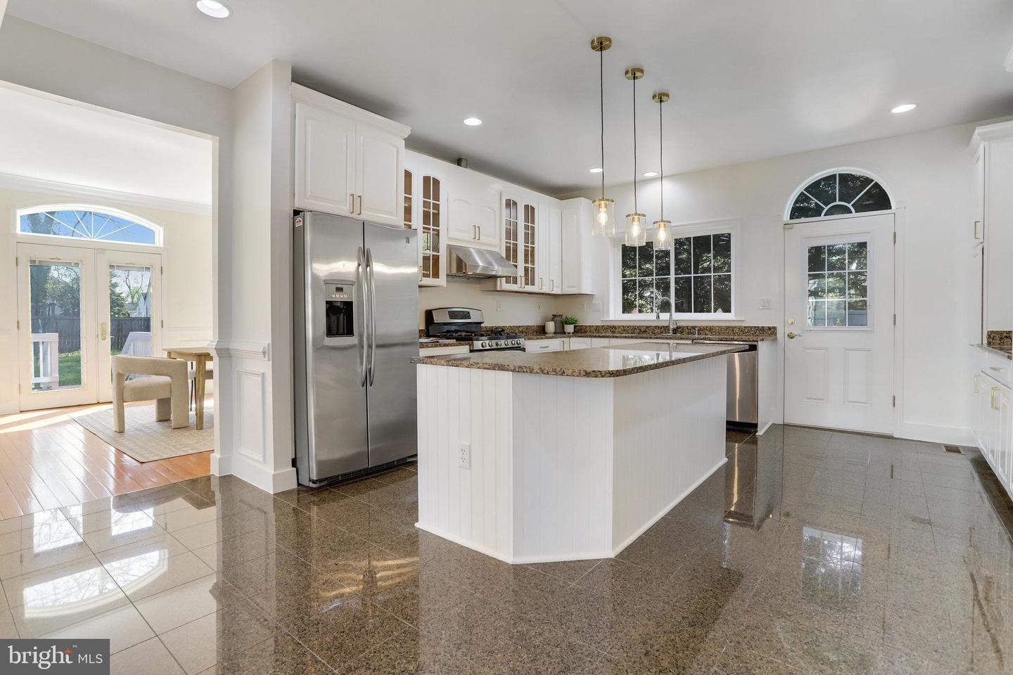 1615 S OAKLAND ST, ARLINGTON, Virginia 22204, 7 Bedrooms Bedrooms, ,5 BathroomsBathrooms,Residential,For sale,1615 S OAKLAND ST,VAAR2064834 MLS # VAAR2064834