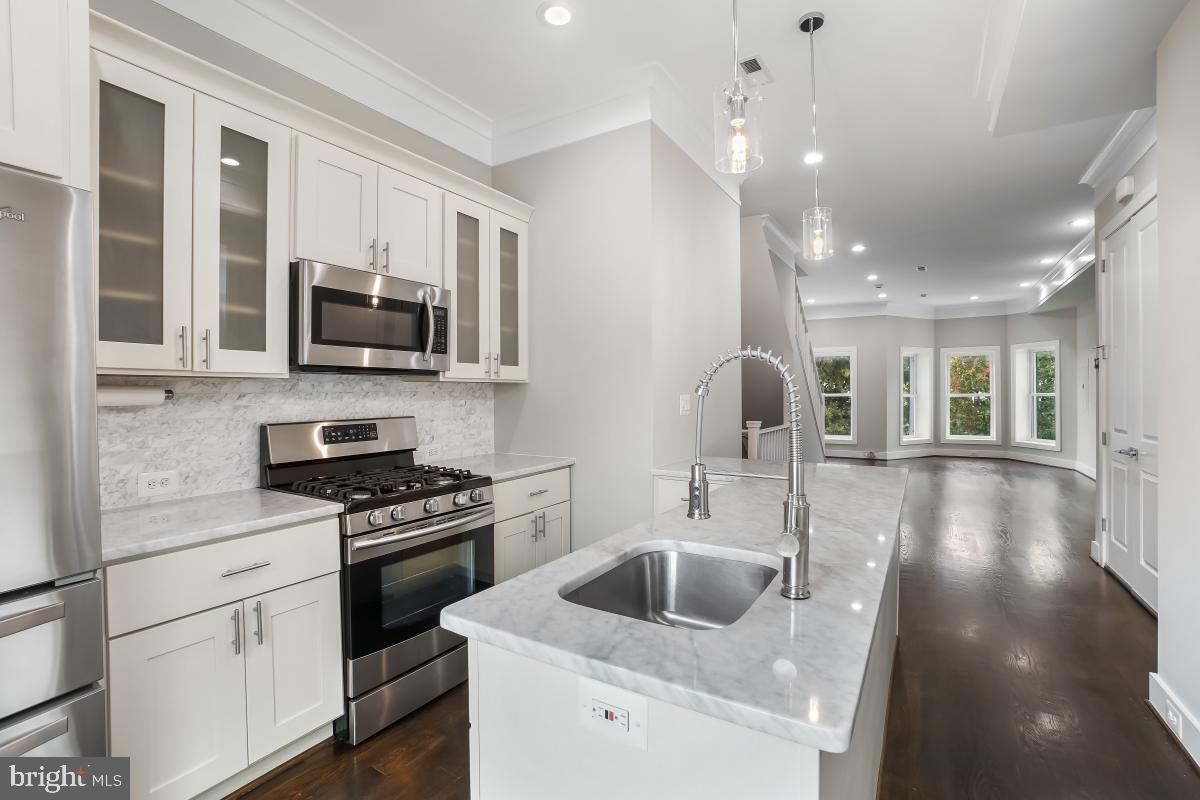 2015 FLAGLER PL NW #2, WASHINGTON, District Of Columbia 20001, 2 Bedrooms Bedrooms, ,2 BathroomsBathrooms,Residential,For sale,2015 FLAGLER PL NW #2,DCDC2226772 MLS # DCDC2226772