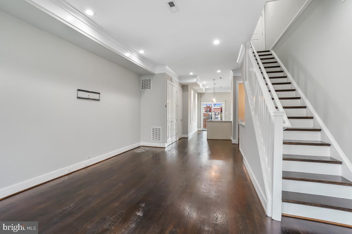 2015 FLAGLER PL NW #2, WASHINGTON, District Of Columbia 20001, 2 Bedrooms Bedrooms, ,2 BathroomsBathrooms,Residential,For sale,2015 FLAGLER PL NW #2,DCDC2226772 MLS # DCDC2226772