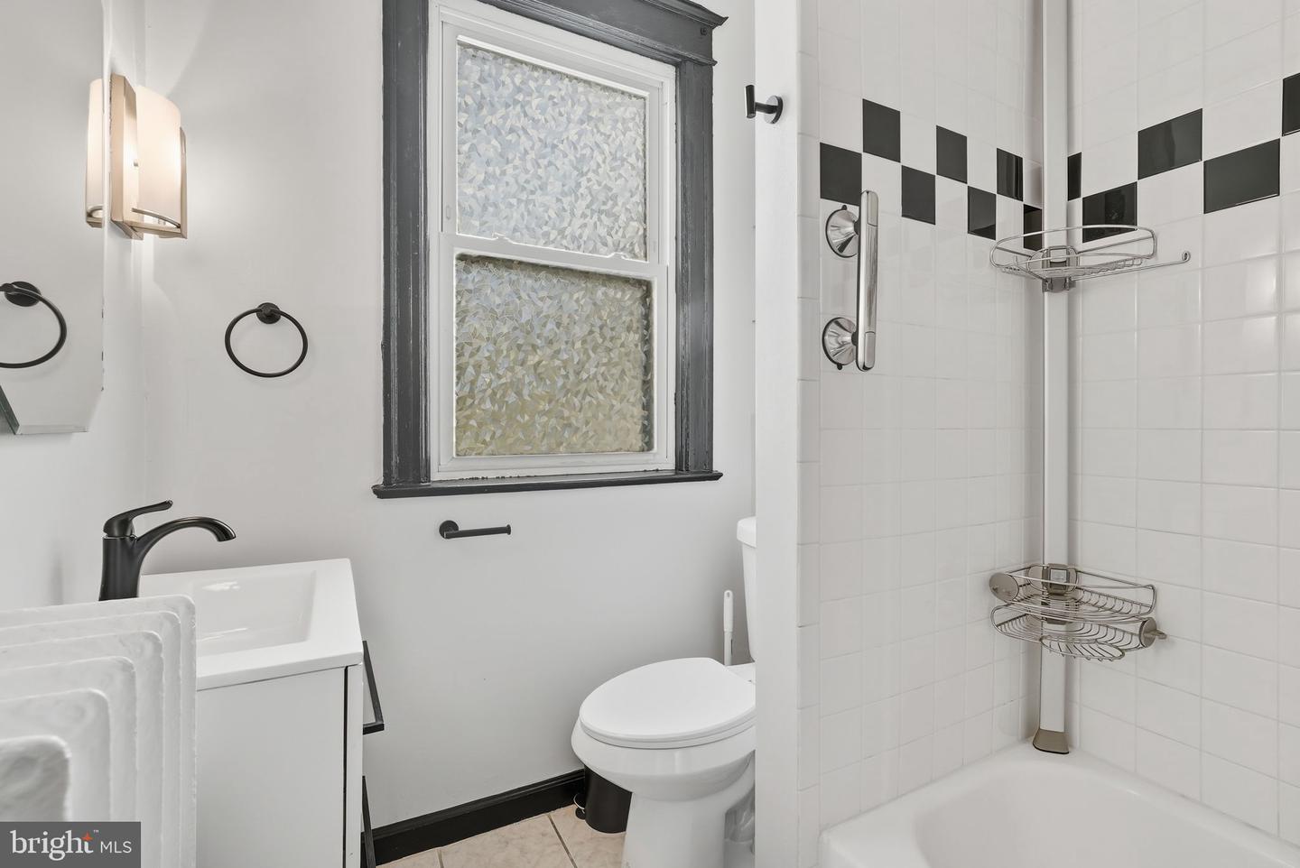 4141 NEW HAMPSHIRE AVE NW, WASHINGTON, District Of Columbia 20011, 4 Bedrooms Bedrooms, ,3 BathroomsBathrooms,Residential,For sale,4141 NEW HAMPSHIRE AVE NW,DCDC2226784 MLS # DCDC2226784
