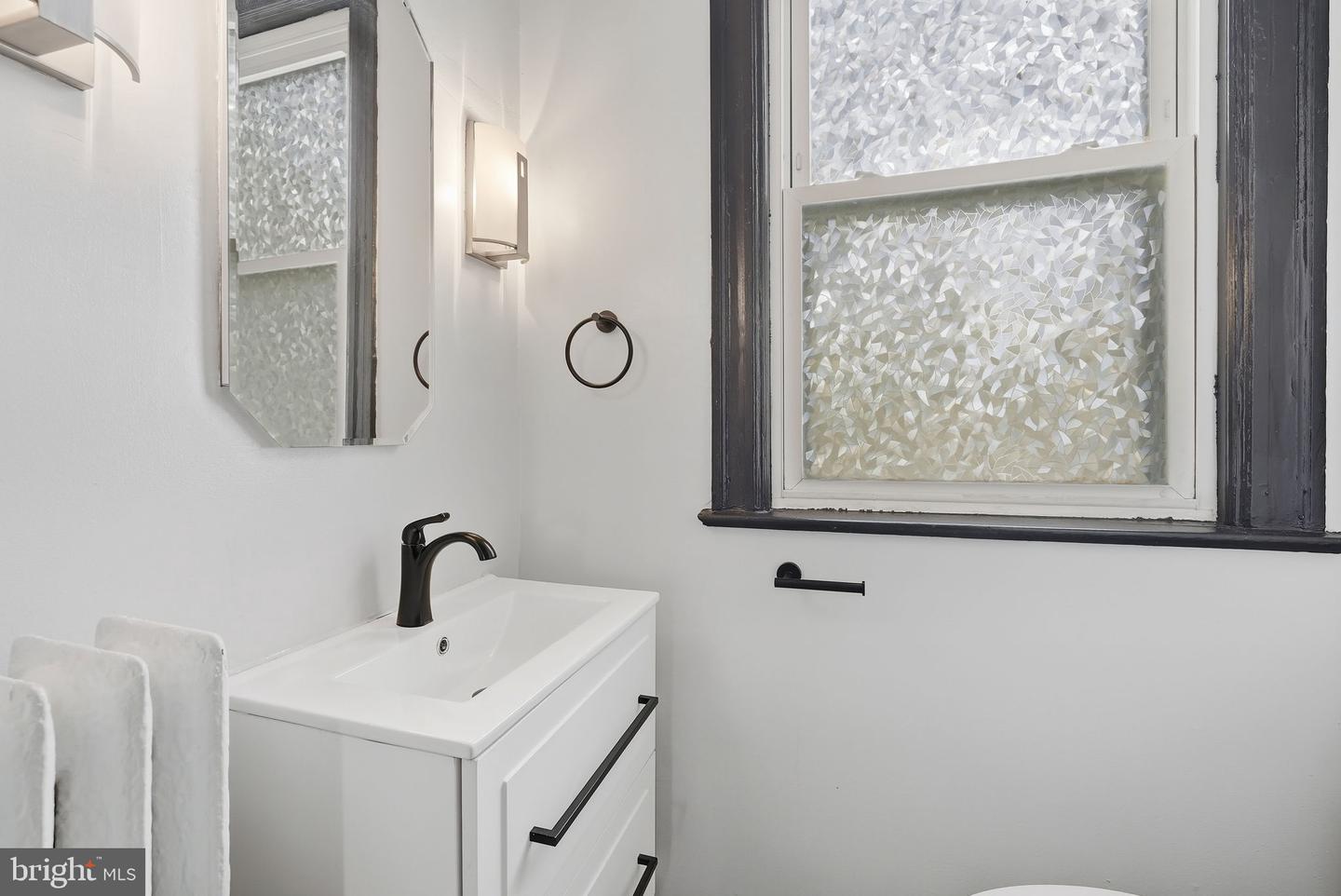 4141 NEW HAMPSHIRE AVE NW, WASHINGTON, District Of Columbia 20011, 4 Bedrooms Bedrooms, ,3 BathroomsBathrooms,Residential,For sale,4141 NEW HAMPSHIRE AVE NW,DCDC2226784 MLS # DCDC2226784