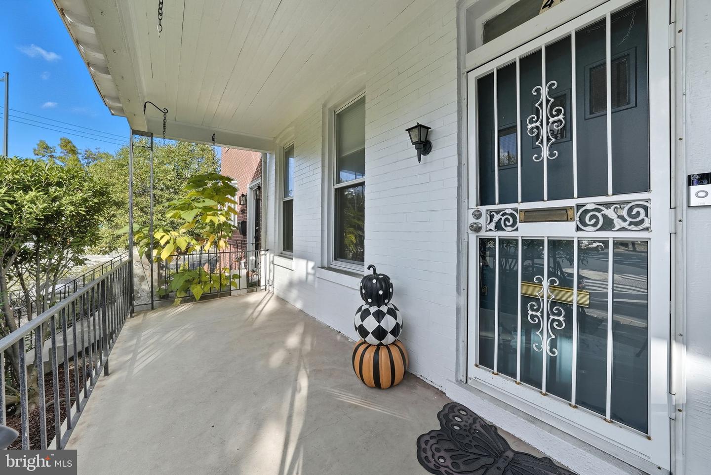 4141 NEW HAMPSHIRE AVE NW, WASHINGTON, District Of Columbia 20011, 4 Bedrooms Bedrooms, ,3 BathroomsBathrooms,Residential,For sale,4141 NEW HAMPSHIRE AVE NW,DCDC2226784 MLS # DCDC2226784