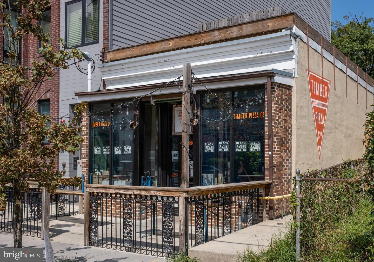 4141 NEW HAMPSHIRE AVE NW, WASHINGTON, District Of Columbia 20011, 4 Bedrooms Bedrooms, ,3 BathroomsBathrooms,Residential,For sale,4141 NEW HAMPSHIRE AVE NW,DCDC2226784 MLS # DCDC2226784