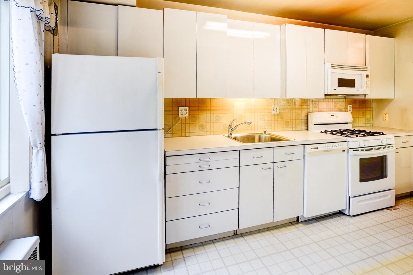 4201 CATHEDRAL AVE NW #201E, WASHINGTON, District Of Columbia 20016, 2 Bedrooms Bedrooms, ,2 BathroomsBathrooms,Residential,For sale,4201 CATHEDRAL AVE NW #201E,DCDC2174408 MLS # DCDC2174408