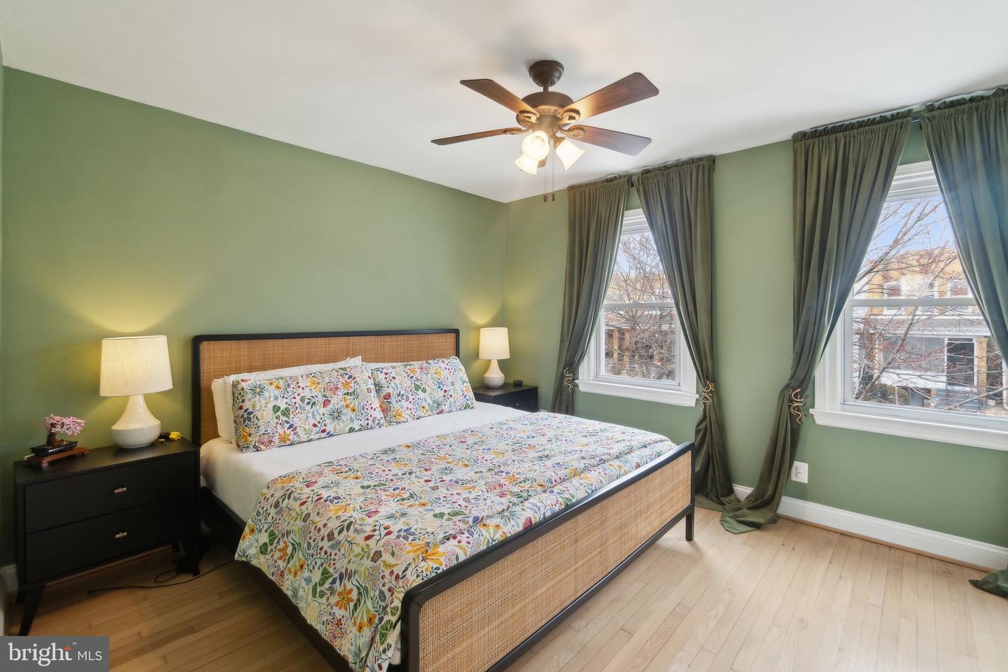 541 25TH PL NE, WASHINGTON, District Of Columbia 20002, 4 Bedrooms Bedrooms, ,2 BathroomsBathrooms,Residential,For sale,541 25TH PL NE,DCDC2188140 MLS # DCDC2188140