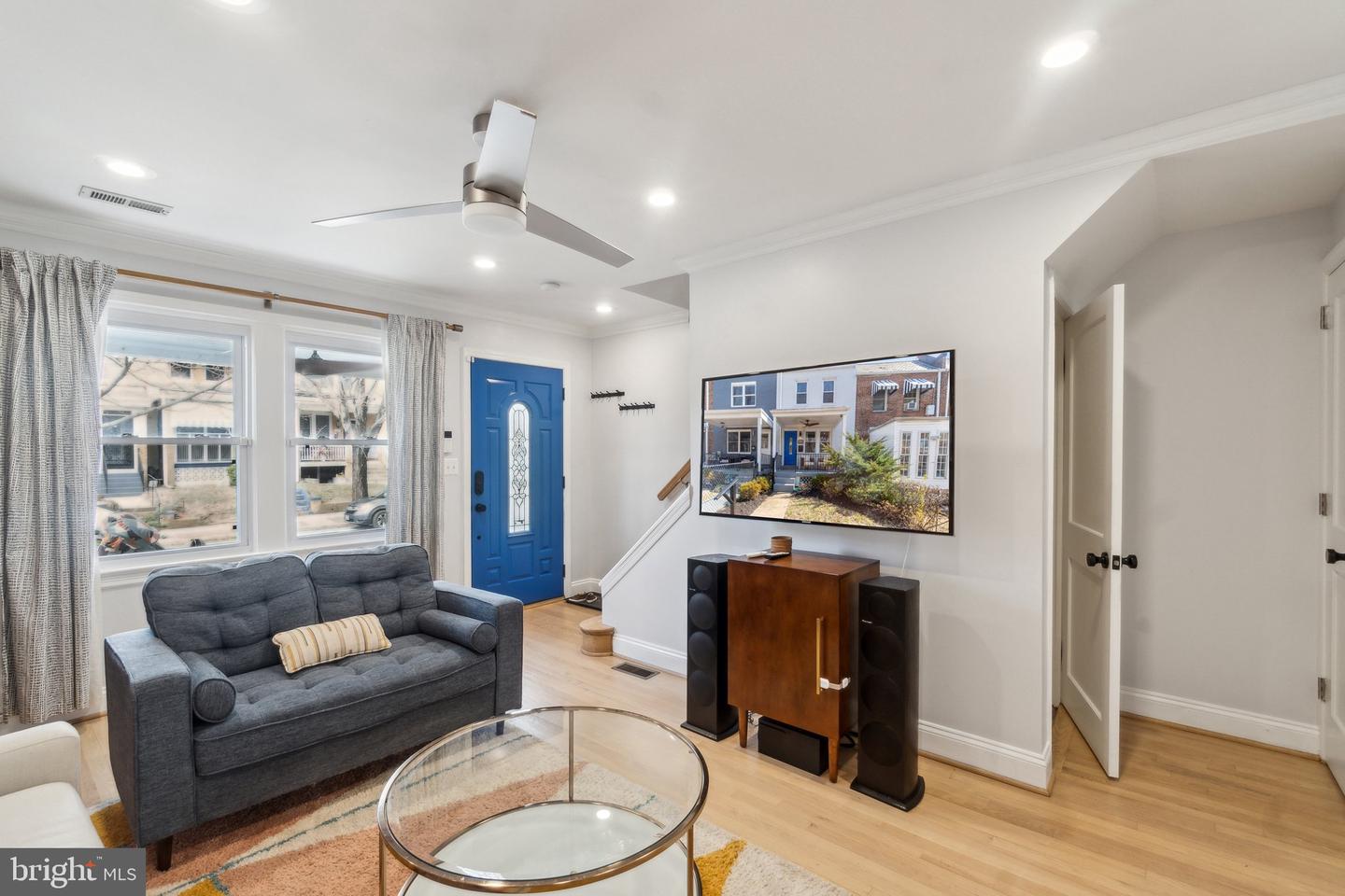 541 25TH PL NE, WASHINGTON, District Of Columbia 20002, 4 Bedrooms Bedrooms, ,2 BathroomsBathrooms,Residential,For sale,541 25TH PL NE,DCDC2188140 MLS # DCDC2188140