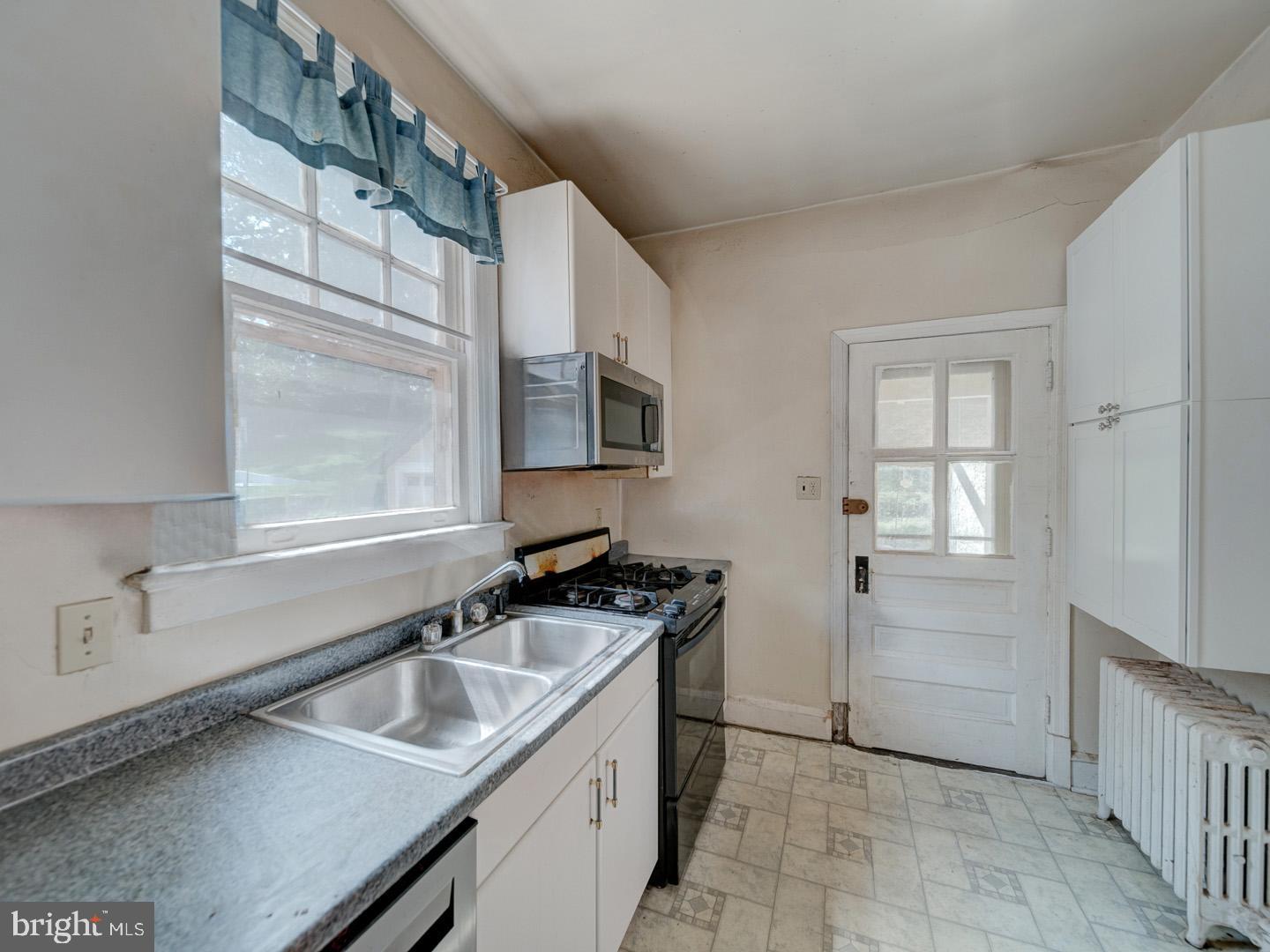 2824 MYRTLE AVE NE, WASHINGTON, District Of Columbia 20018, 3 Bedrooms Bedrooms, ,1 BathroomBathrooms,Residential,For sale,2824 MYRTLE AVE NE,DCDC2209650 MLS # DCDC2209650