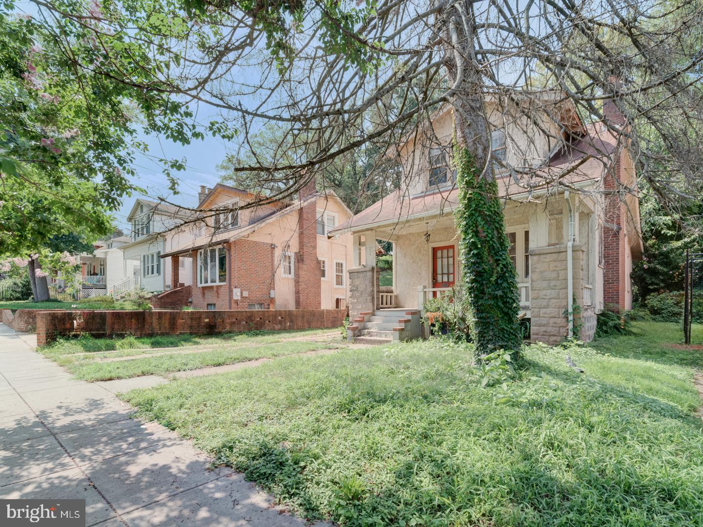2824 MYRTLE AVE NE, WASHINGTON, District Of Columbia 20018, 3 Bedrooms Bedrooms, ,1 BathroomBathrooms,Residential,For sale,2824 MYRTLE AVE NE,DCDC2209650 MLS # DCDC2209650