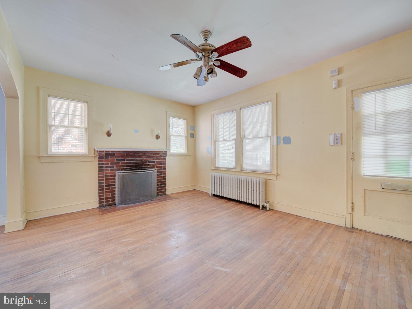 2824 MYRTLE AVE NE, WASHINGTON, District Of Columbia 20018, 3 Bedrooms Bedrooms, ,1 BathroomBathrooms,Residential,For sale,2824 MYRTLE AVE NE,DCDC2209650 MLS # DCDC2209650
